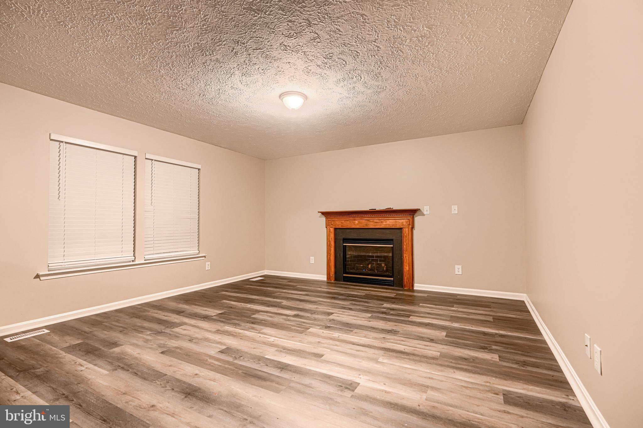 ABERDEEN HILLS - Residential