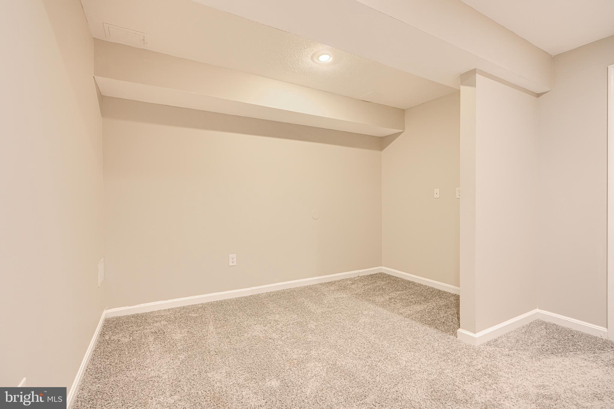 ABERDEEN HILLS - Residential