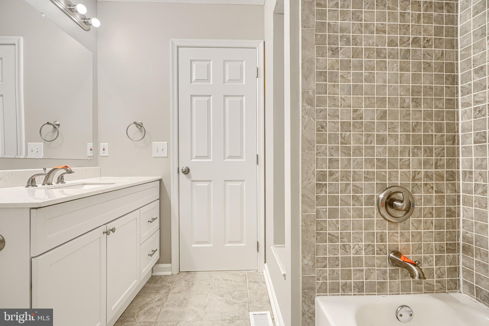 ABERDEEN HILLS - Residential