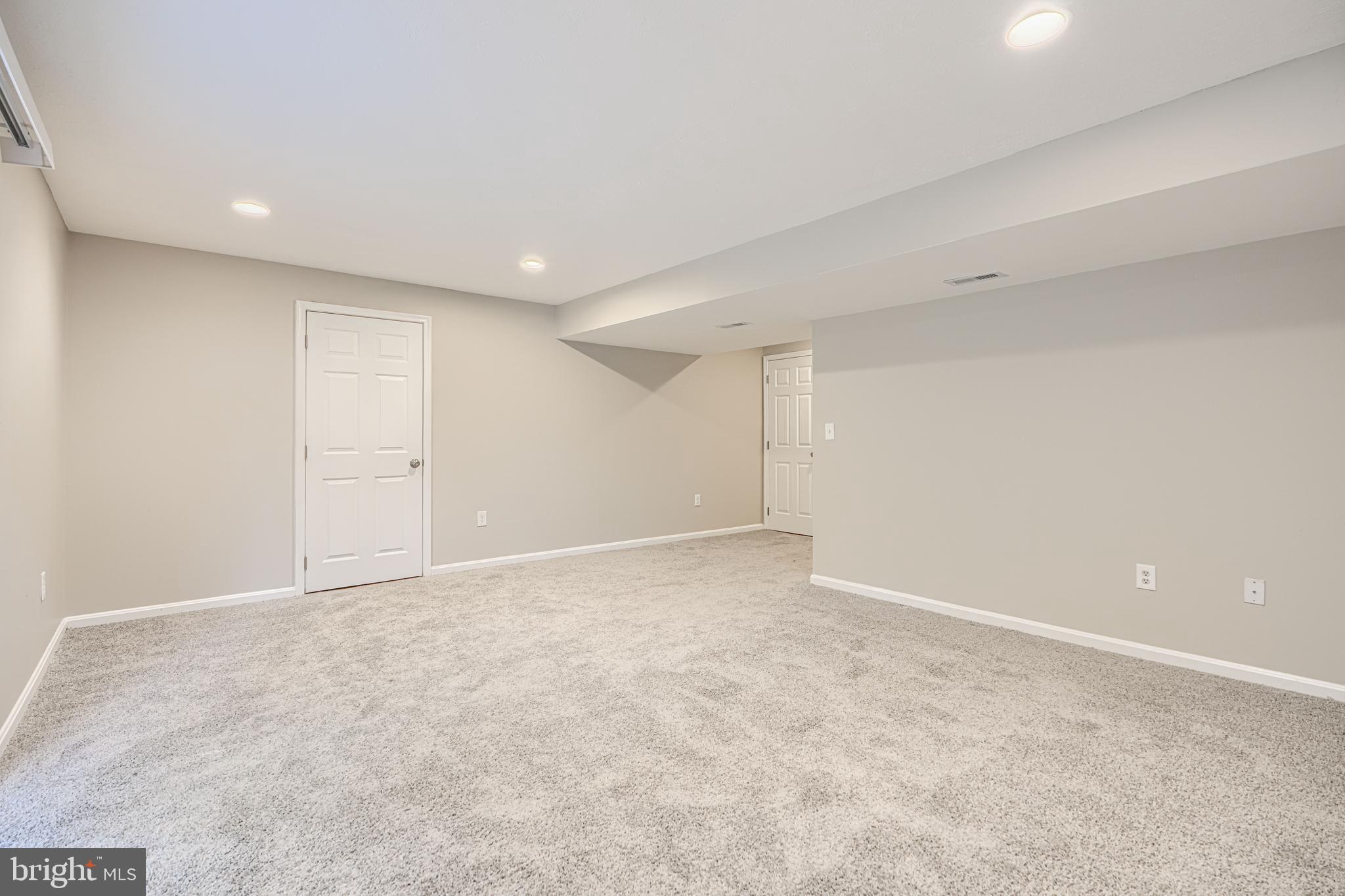 ABERDEEN HILLS - Residential