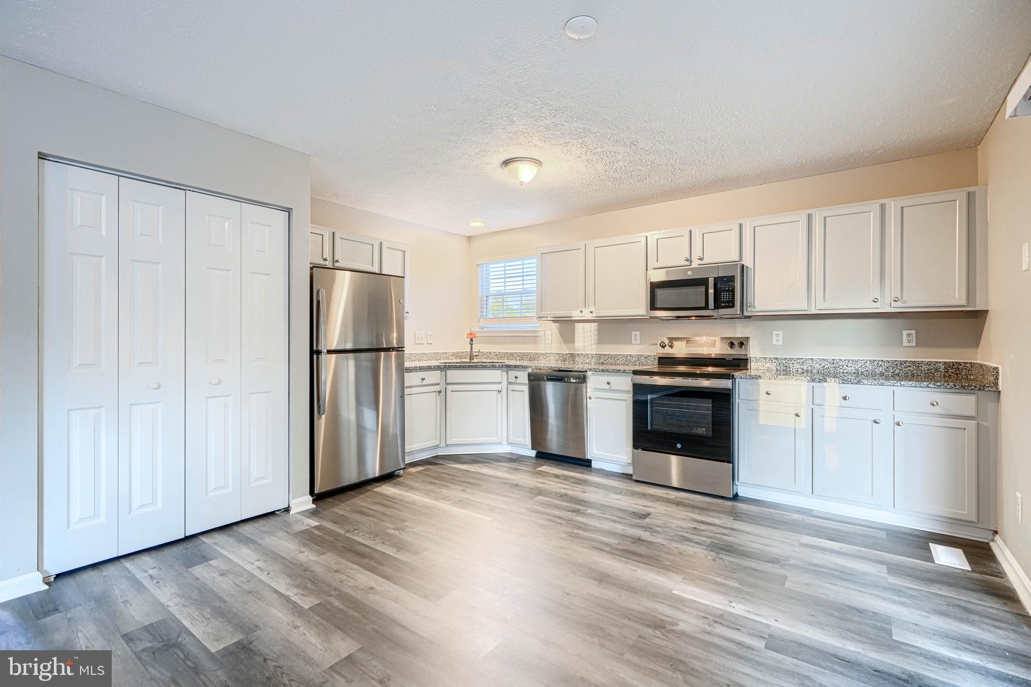 ABERDEEN HILLS - Residential