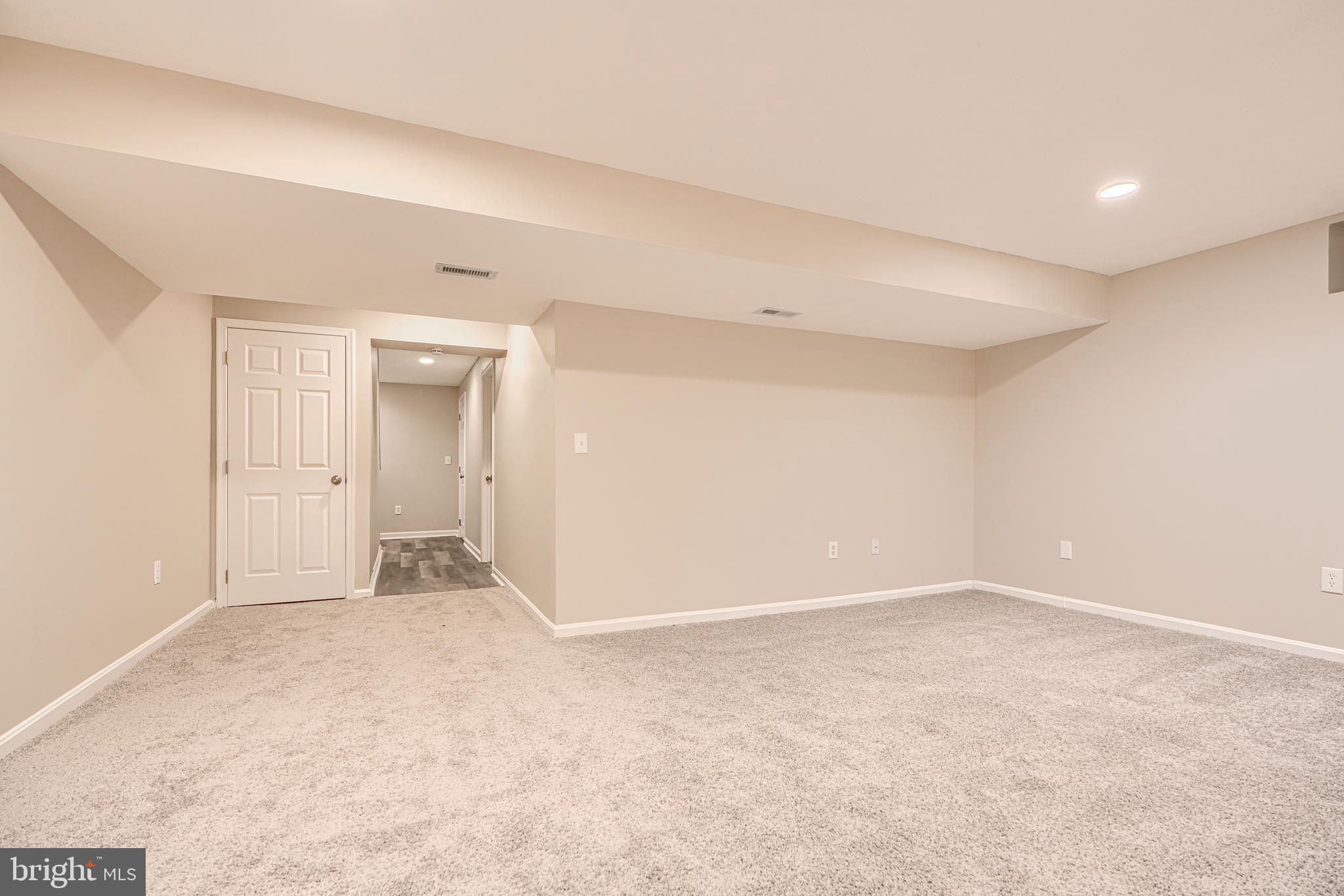 ABERDEEN HILLS - Residential