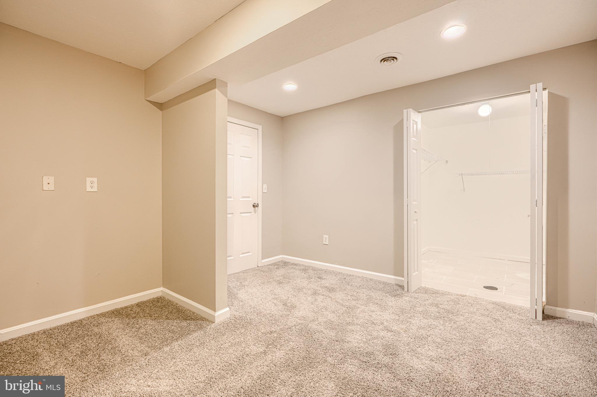 ABERDEEN HILLS - Residential