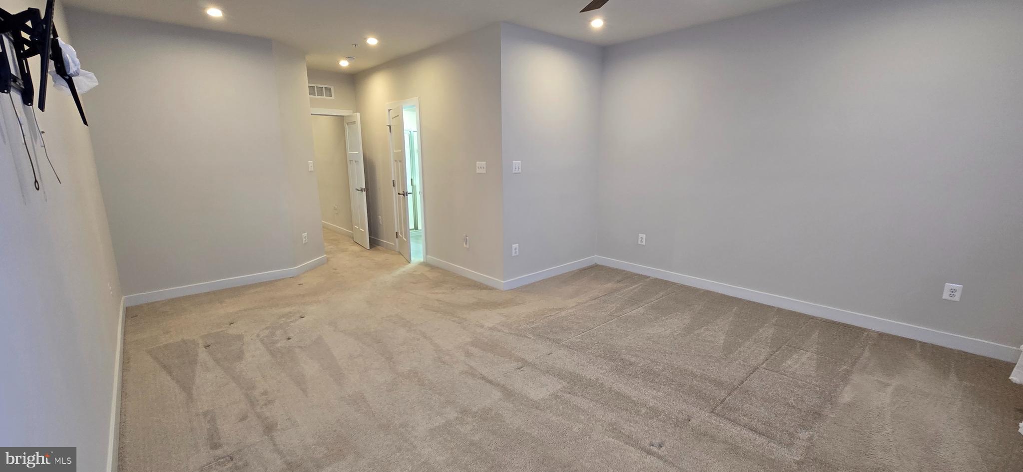 OAKDALE VILLAGE - Residential Lease