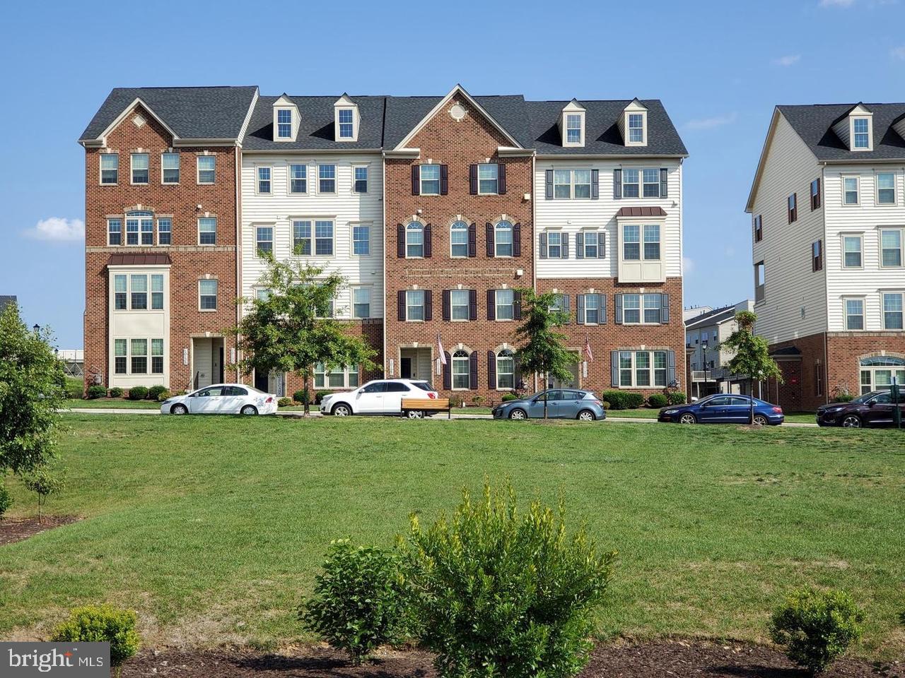 OAKDALE VILLAGE - Residential Lease