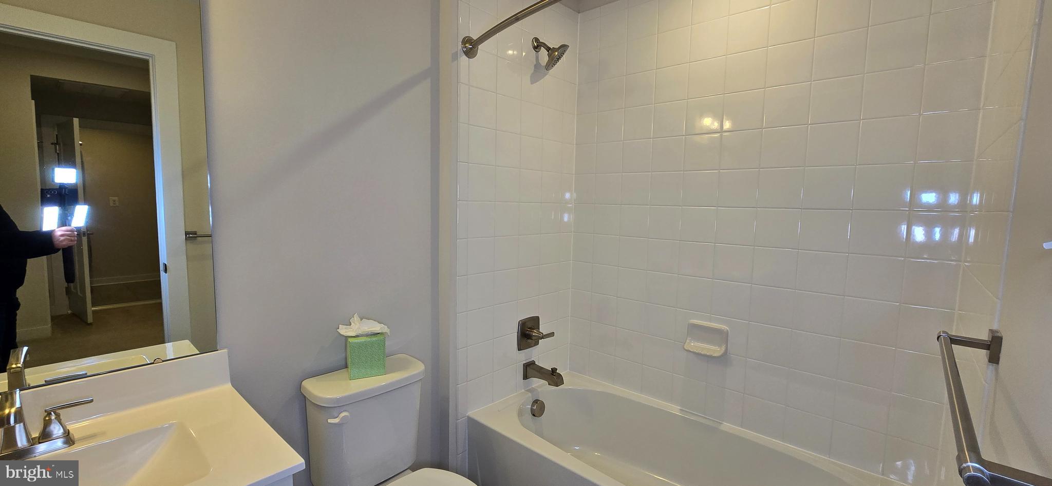 OAKDALE VILLAGE - Residential Lease