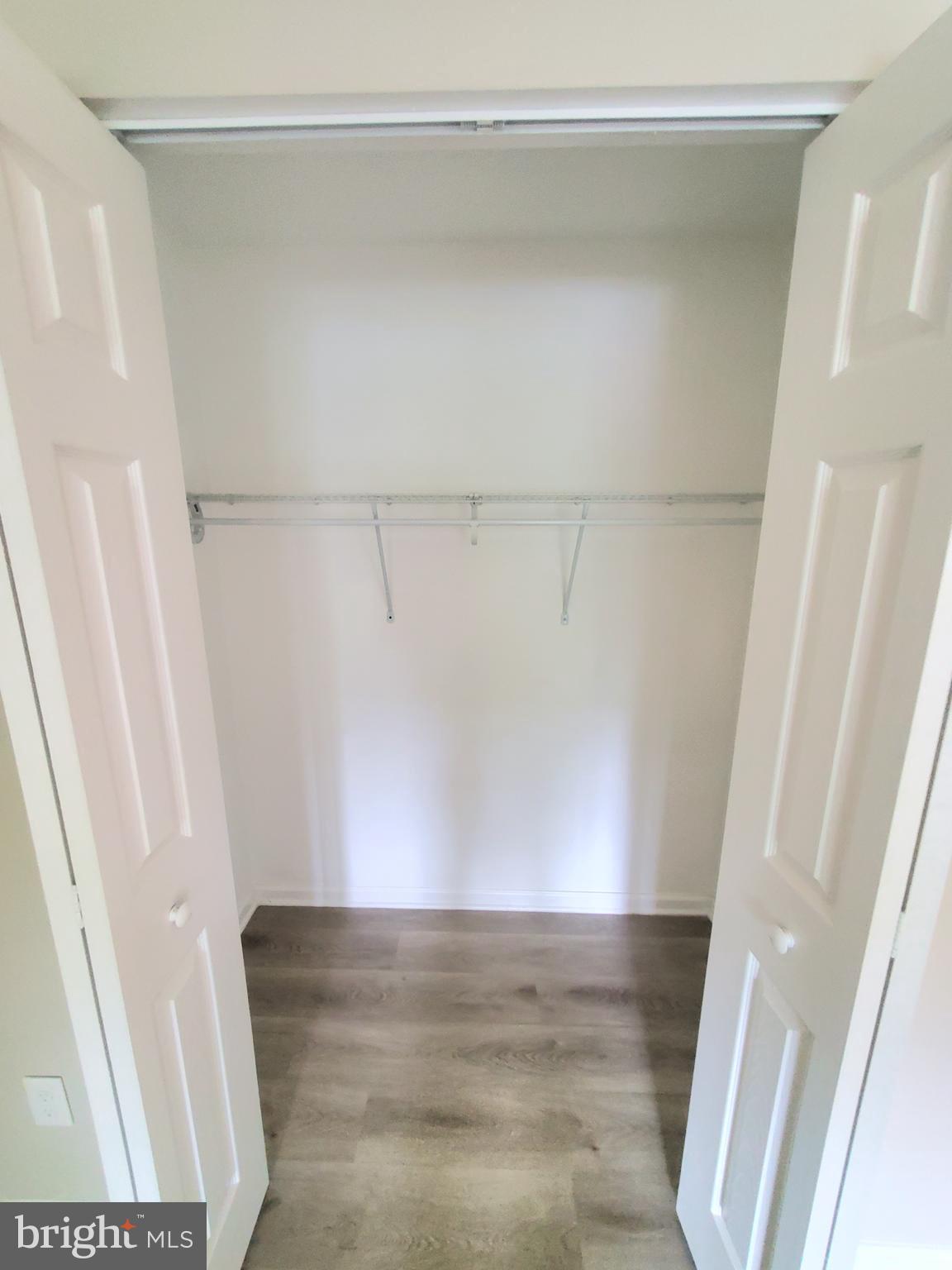 HERITAGE KNOLL - Residential Lease