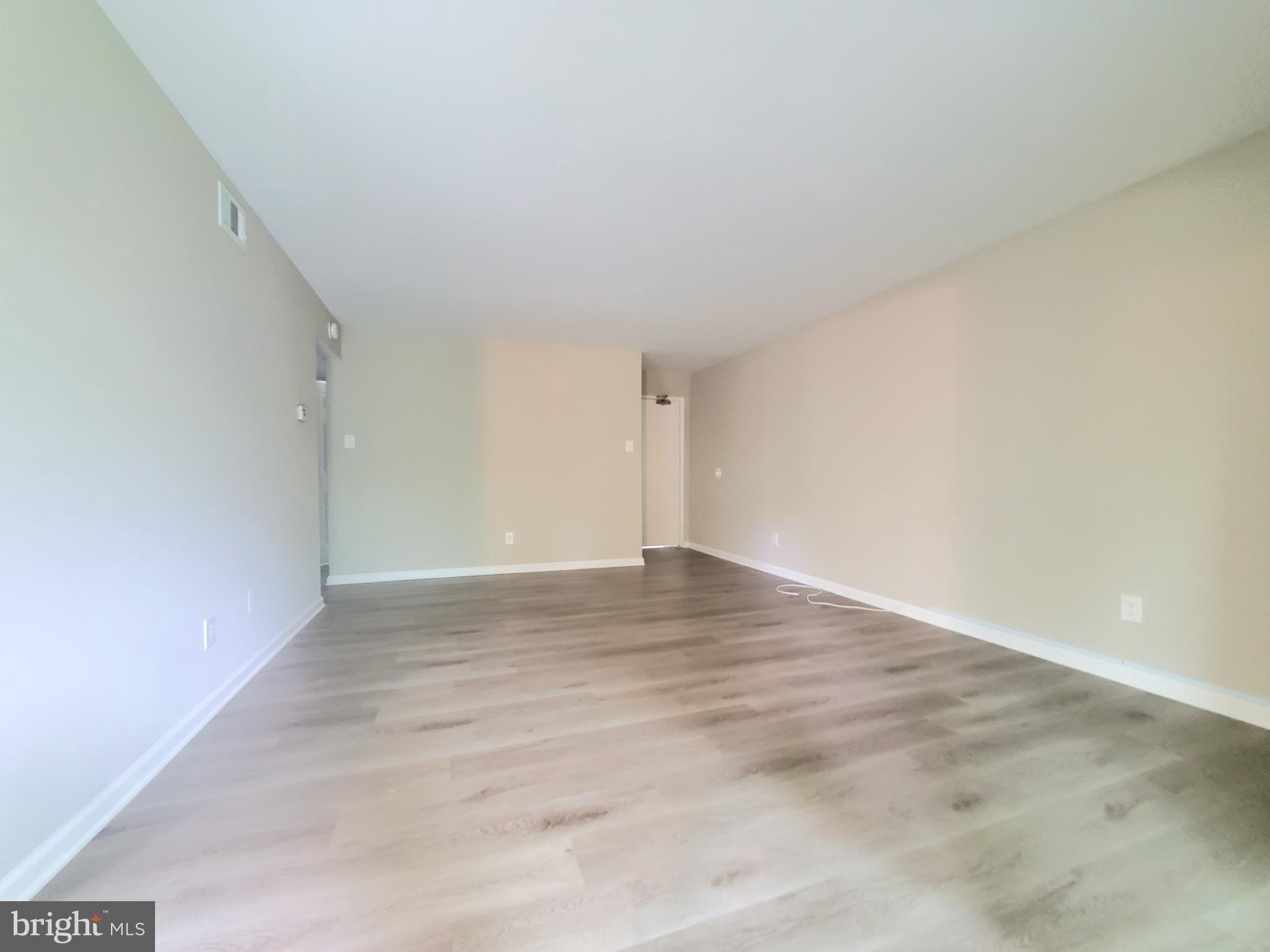 HERITAGE KNOLL - Residential Lease