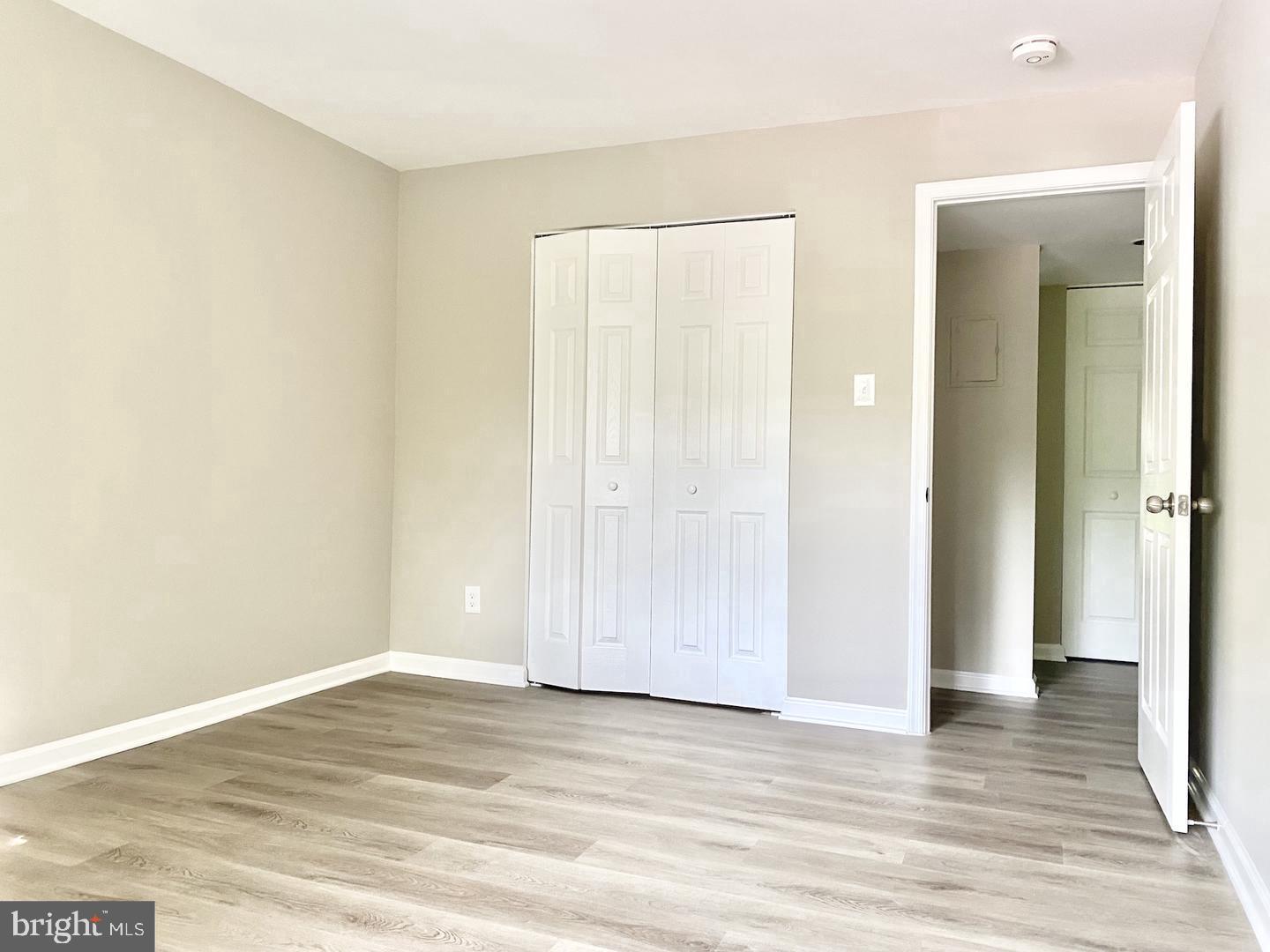 HERITAGE KNOLL - Residential Lease