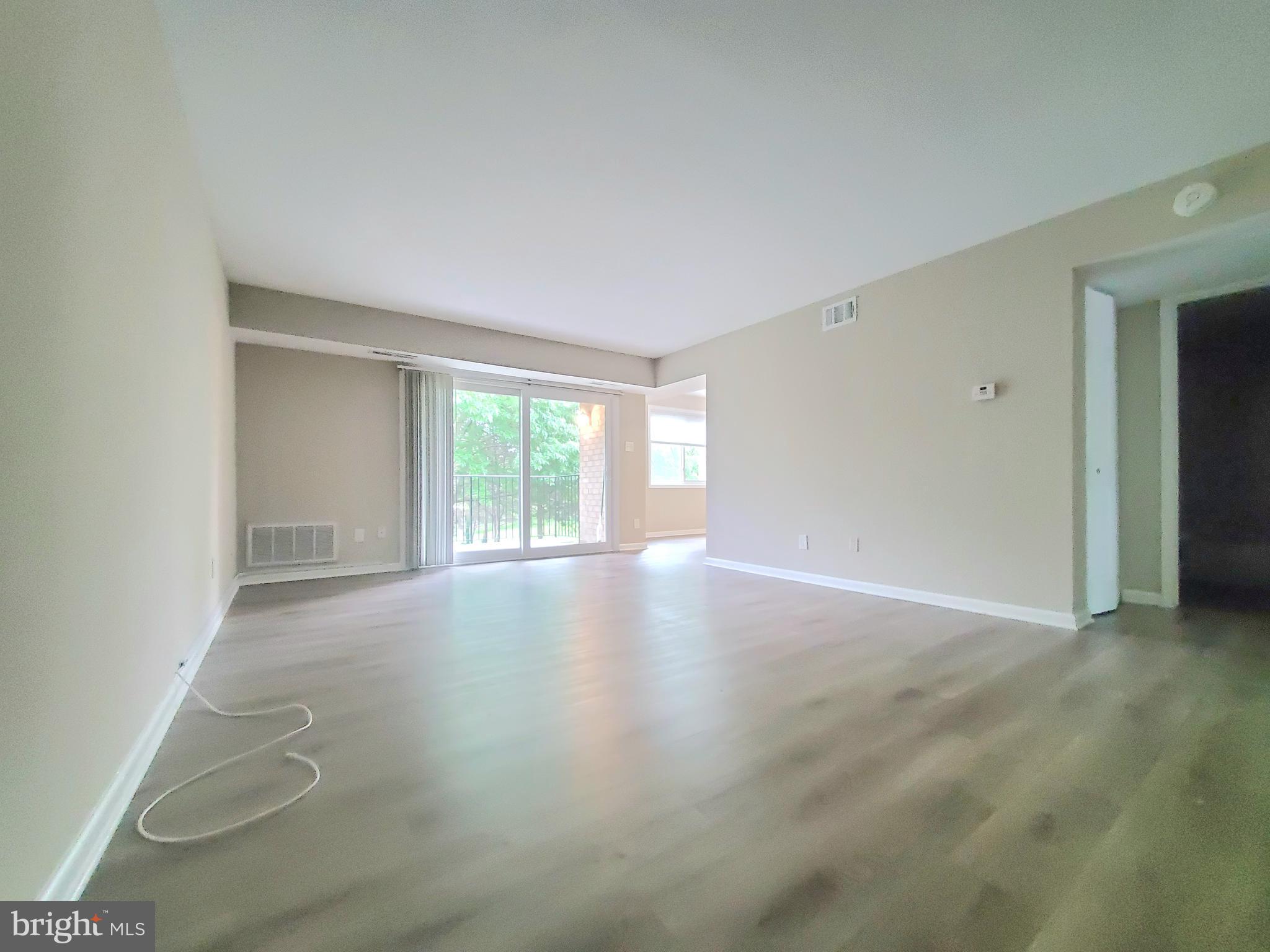 HERITAGE KNOLL - Residential Lease