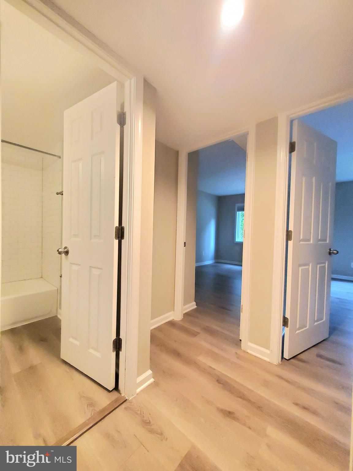 HERITAGE KNOLL - Residential Lease