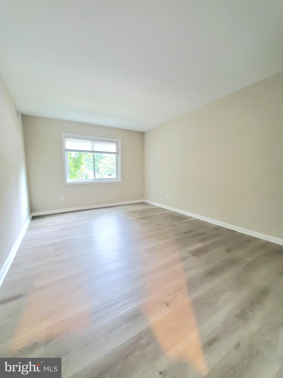 HERITAGE KNOLL - Residential Lease