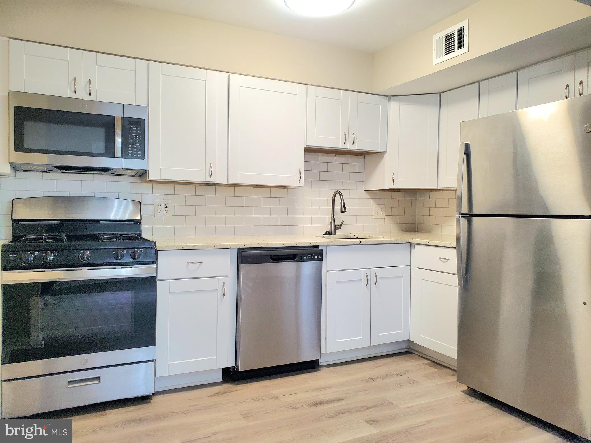 HERITAGE KNOLL - Residential Lease