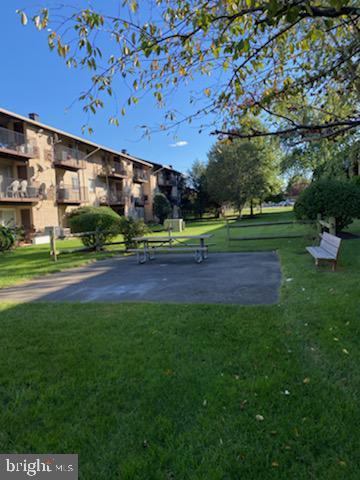 HERITAGE KNOLL - Residential Lease