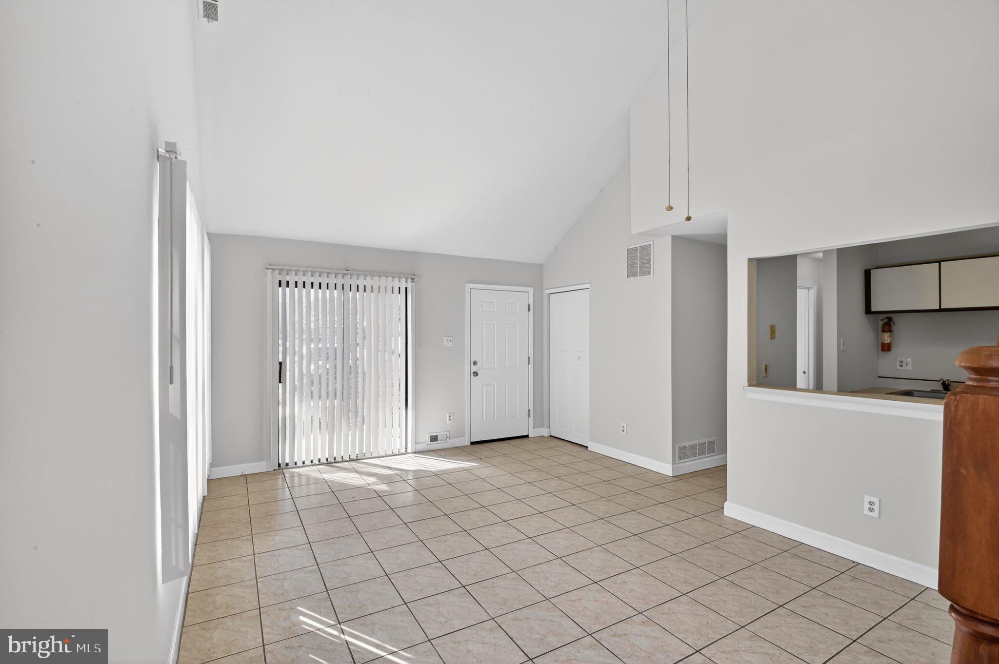 2701 CANYON CT
