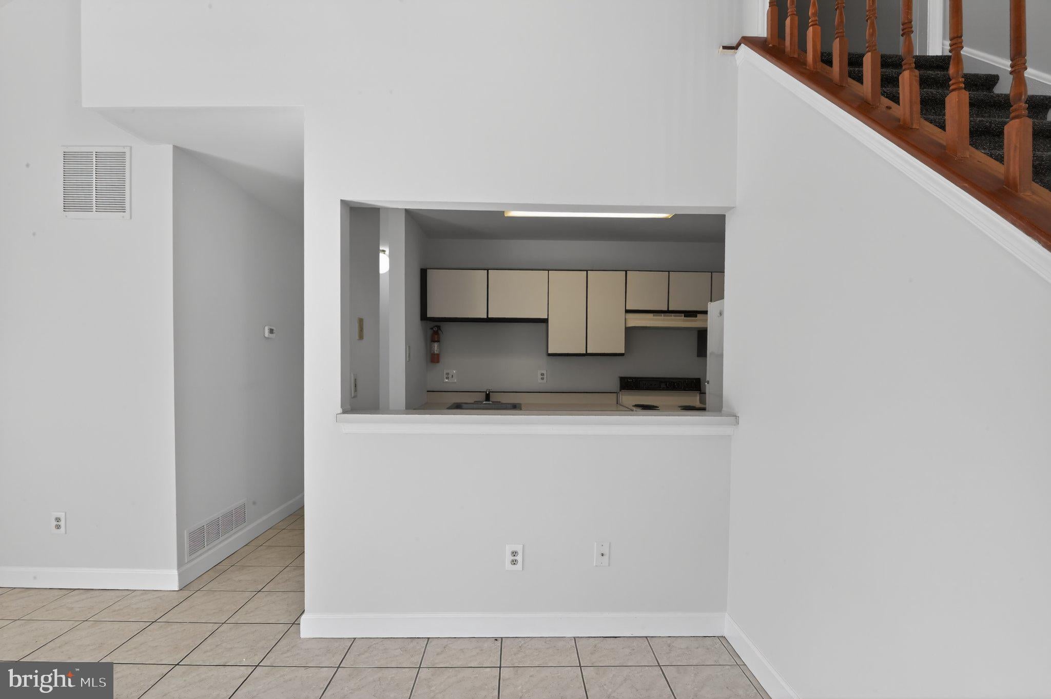 2701 CANYON CT
