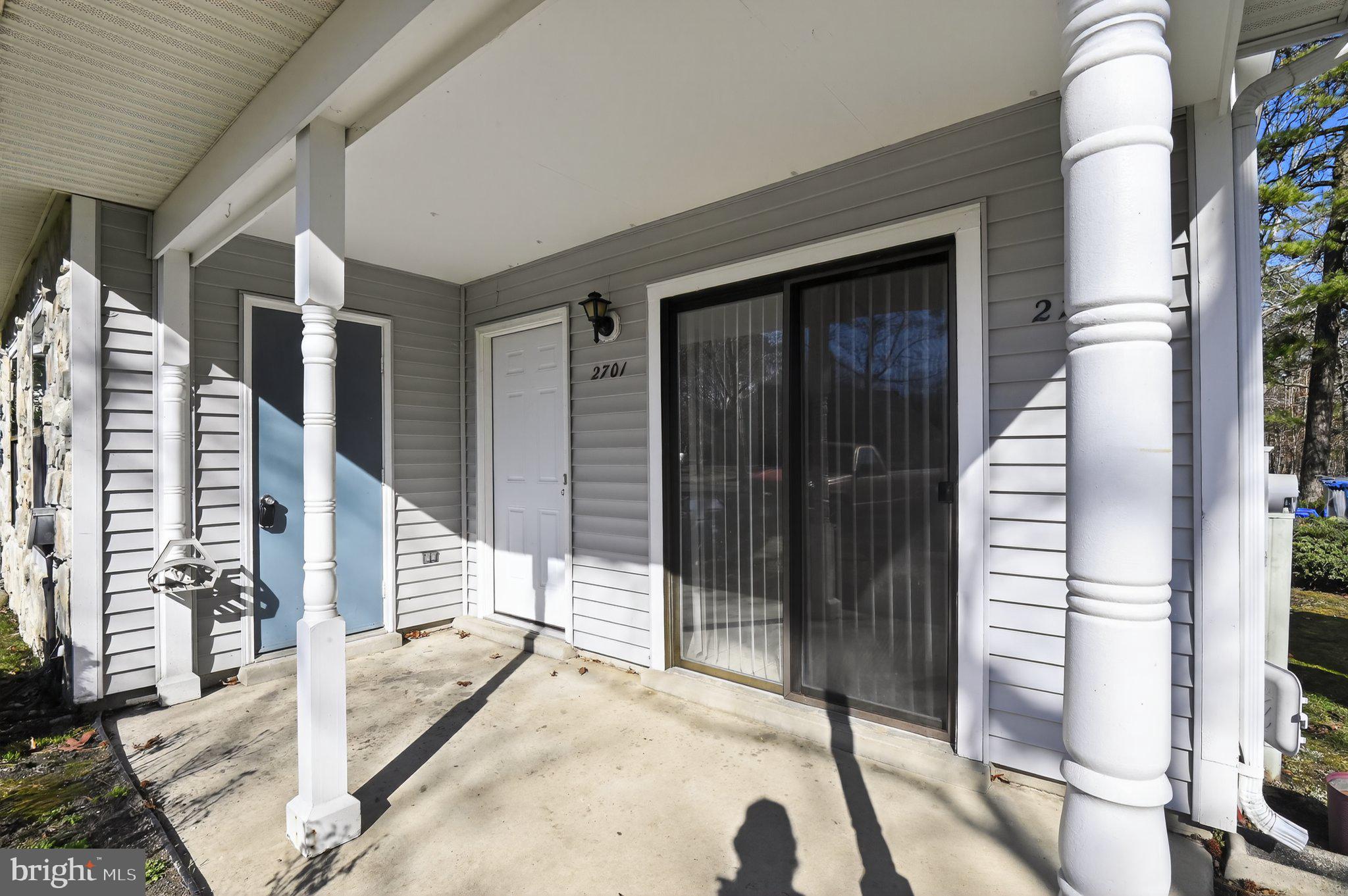 2701 CANYON CT