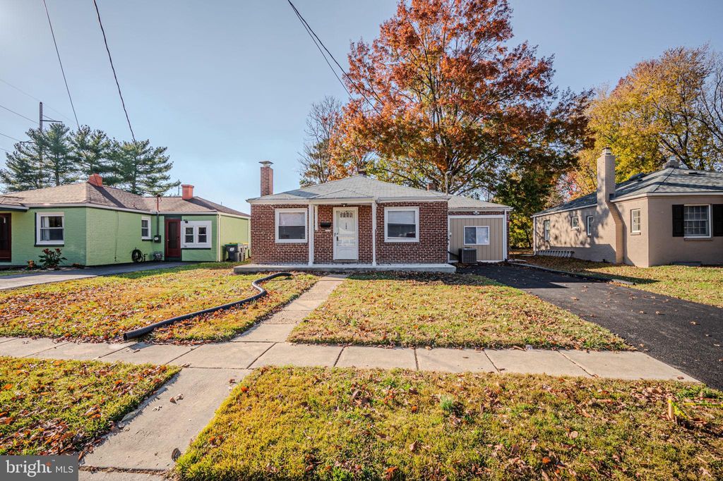 Photo of 208 Harding Avenue, WILMINGTON, DE 19804 (MLS # DENC2092966)