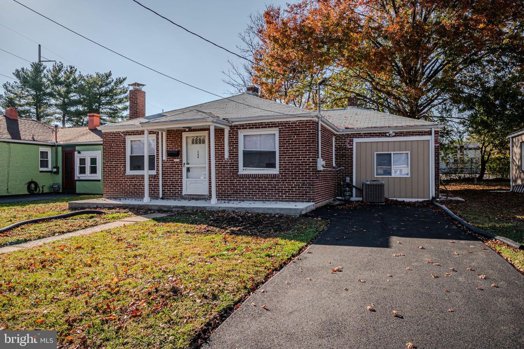 Photo of 208 Harding Avenue, WILMINGTON, DE 19804 (MLS # DENC2092966)