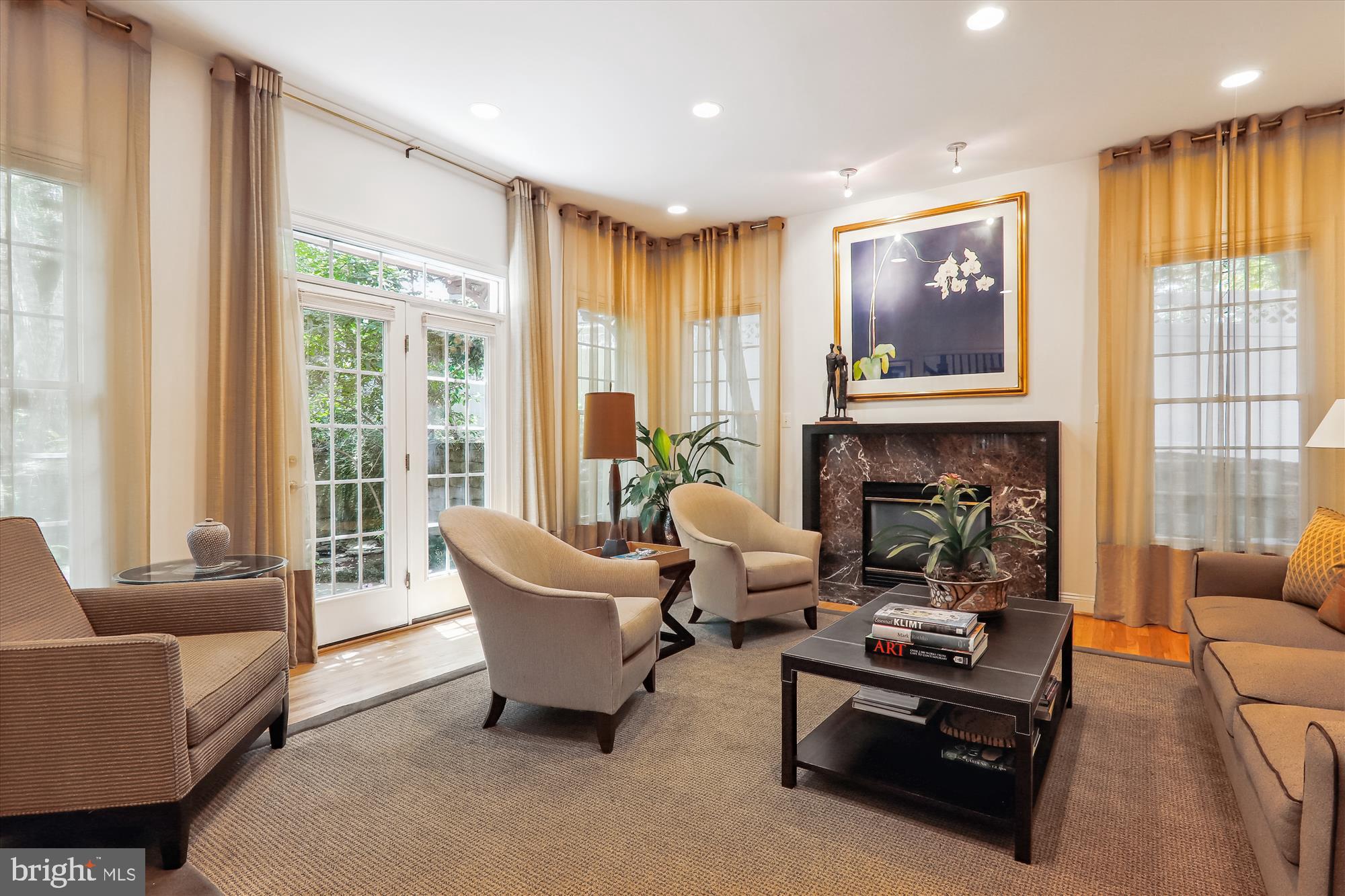 ALTA VISTA - Residential