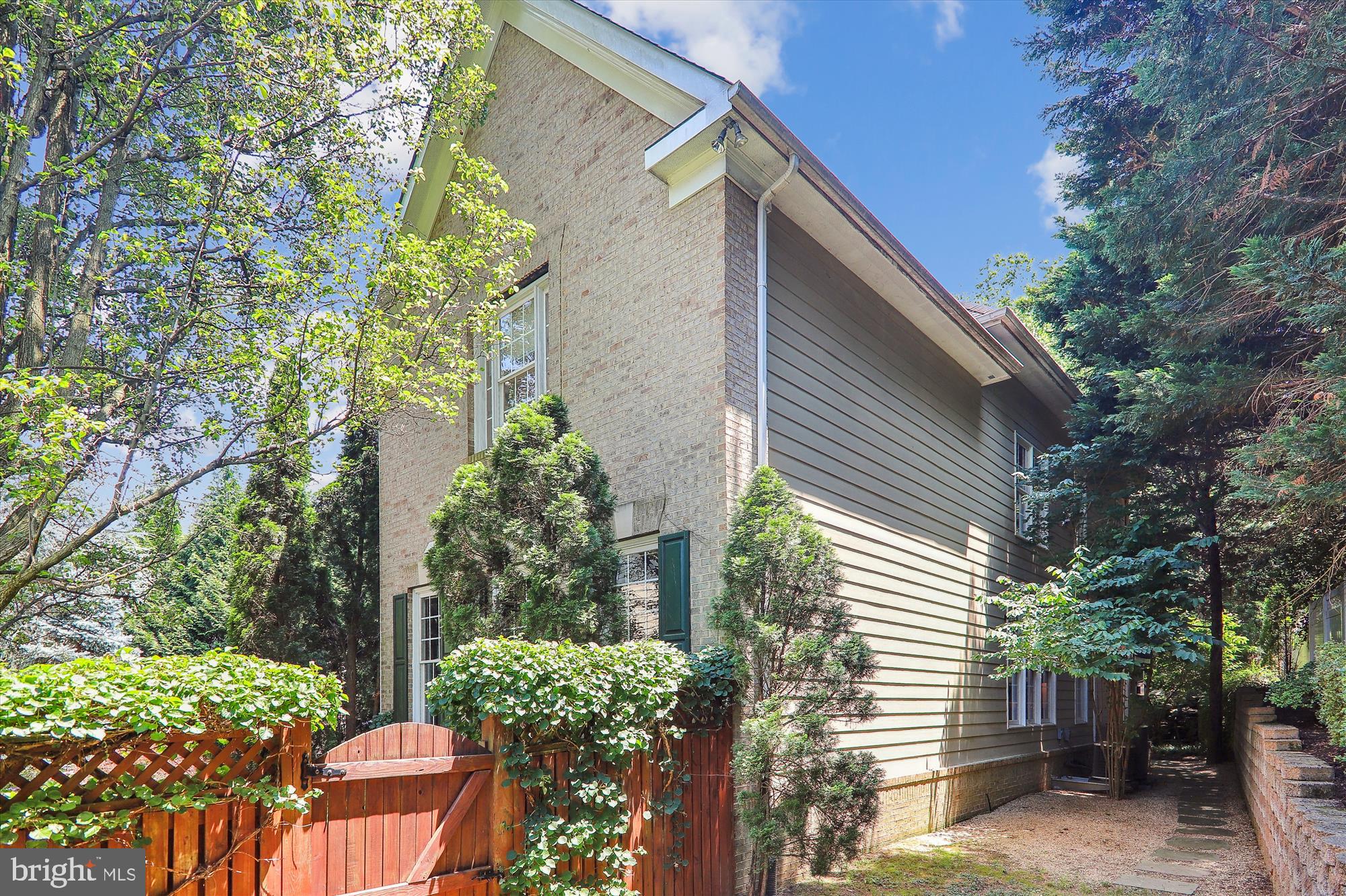 ALTA VISTA - Residential