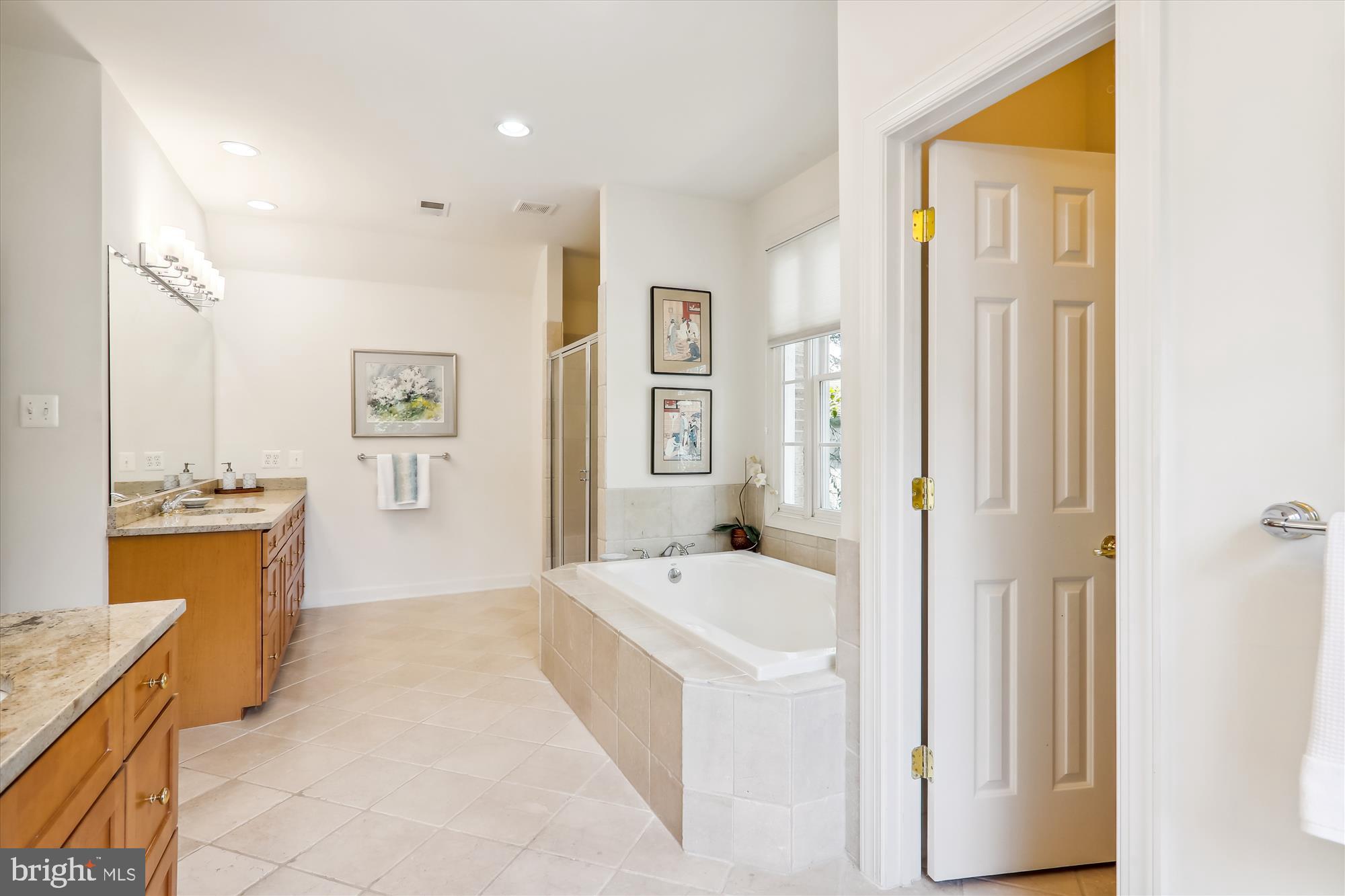 ALTA VISTA - Residential