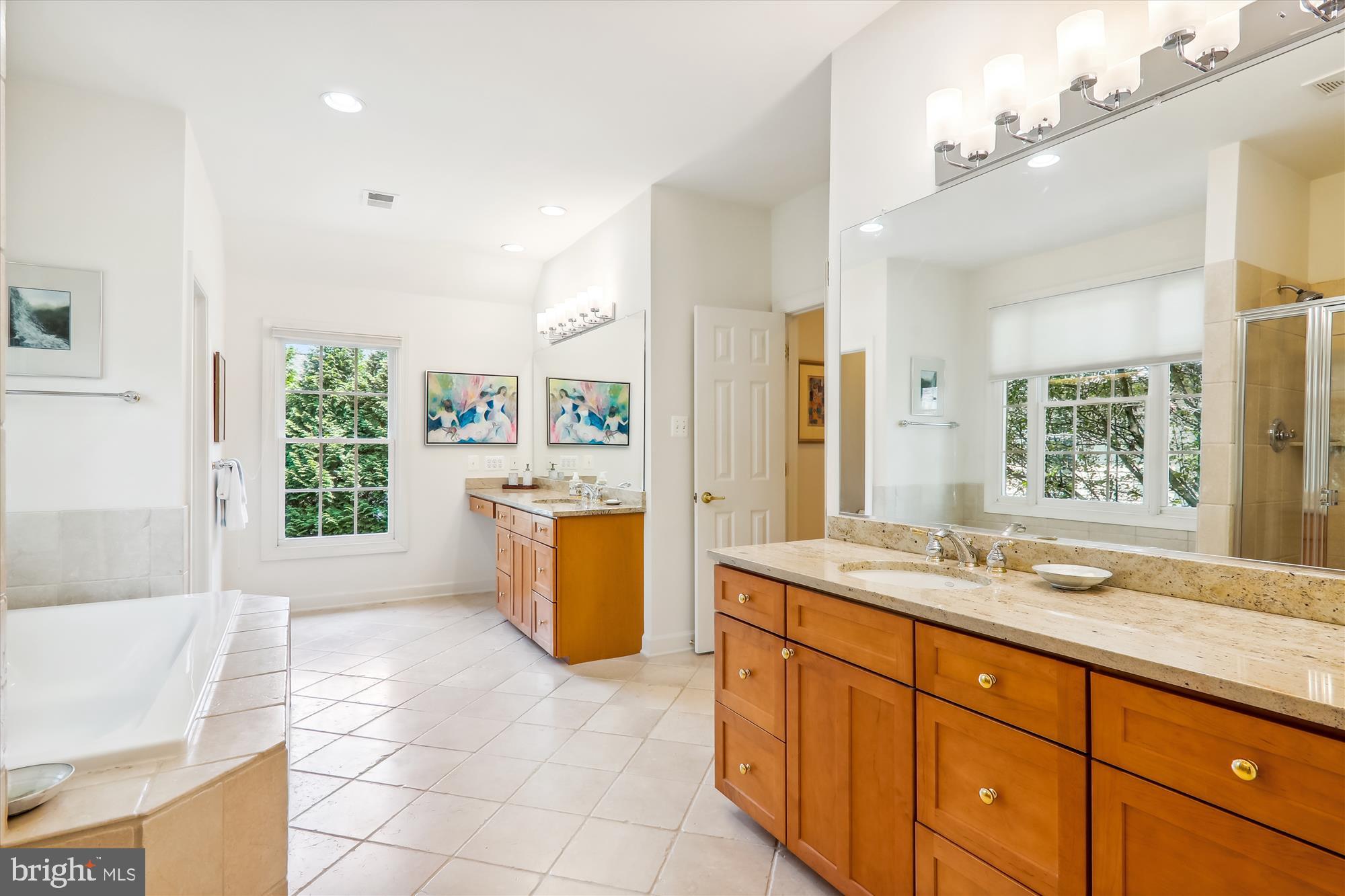 ALTA VISTA - Residential