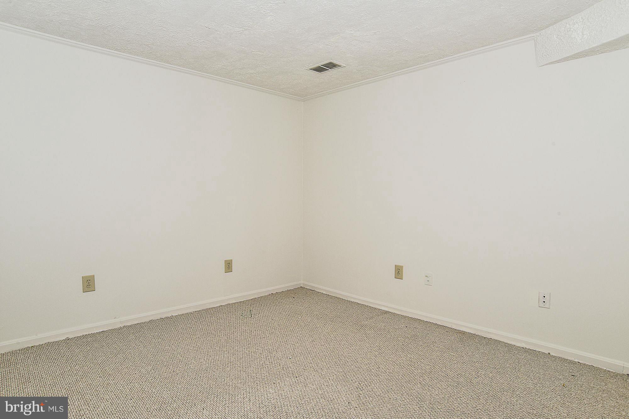 LAKE RIDGE - Residential Lease