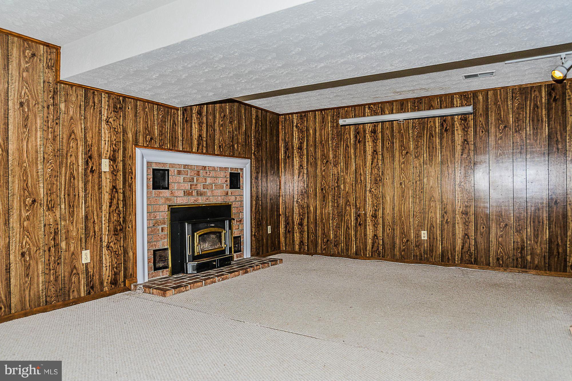 LAKE RIDGE - Residential Lease