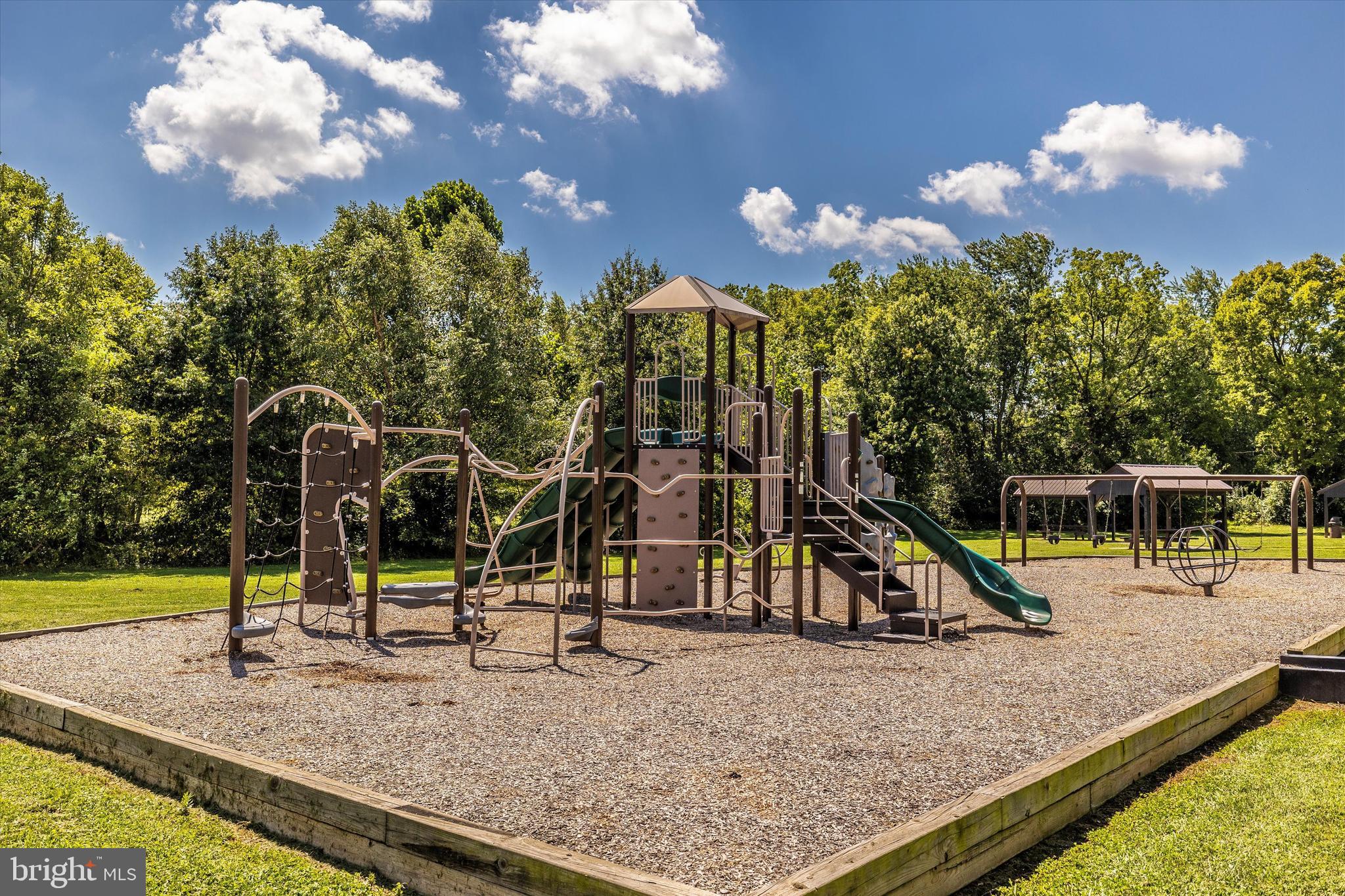 FREDERICKTOWNE VILLAGE - Residential