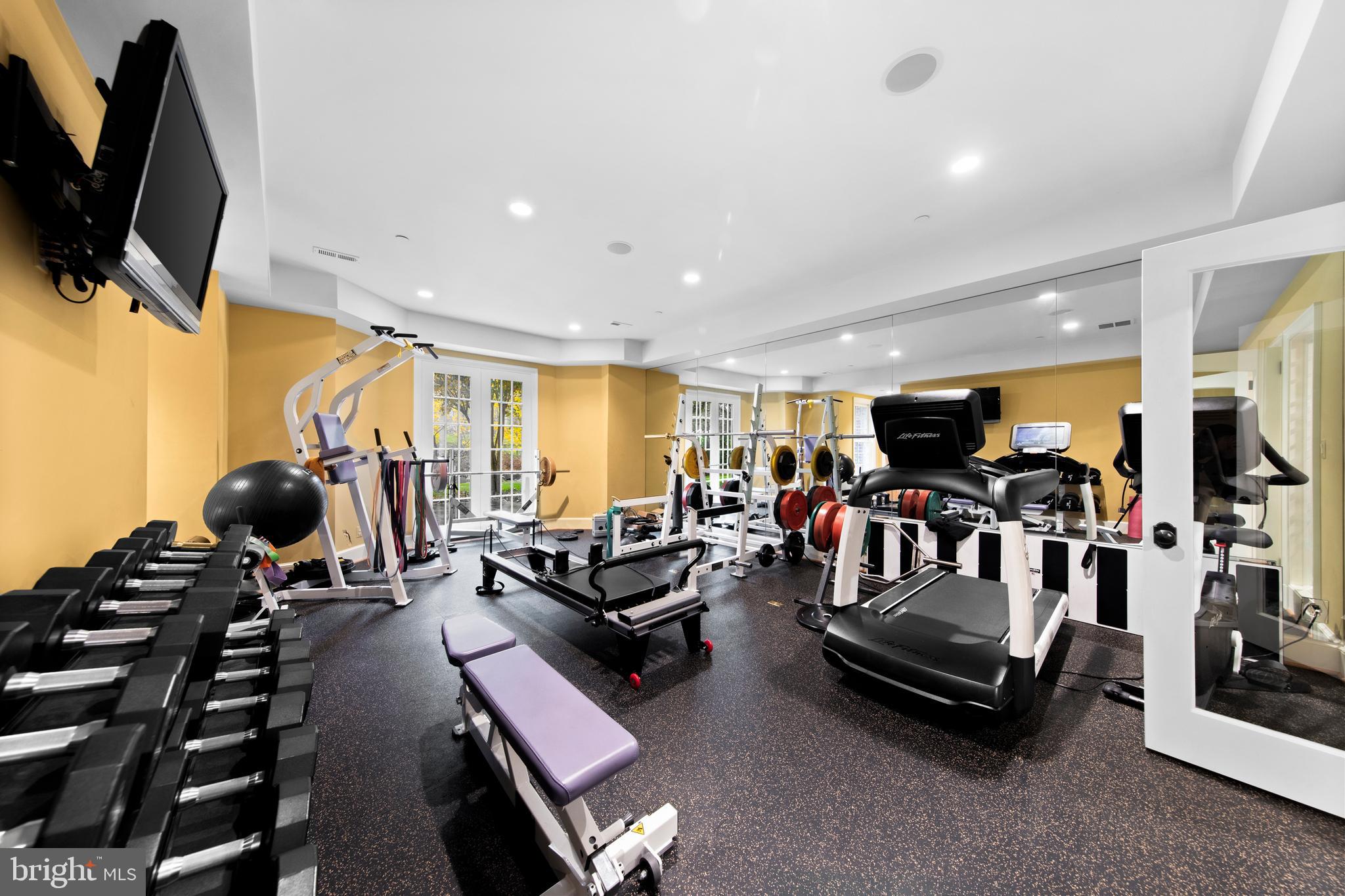 POTOMAC OUTSIDE - Residential