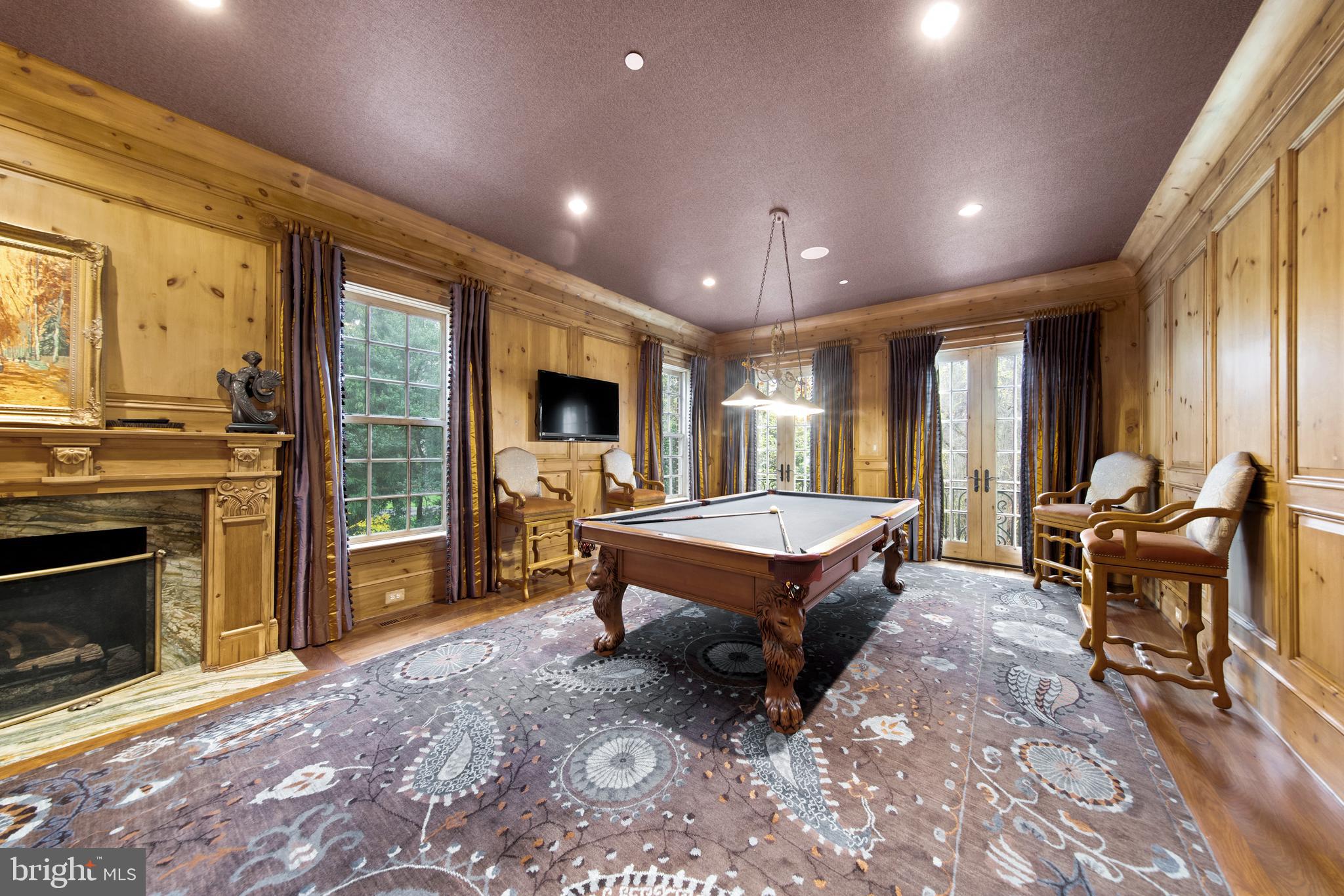 POTOMAC OUTSIDE - Residential