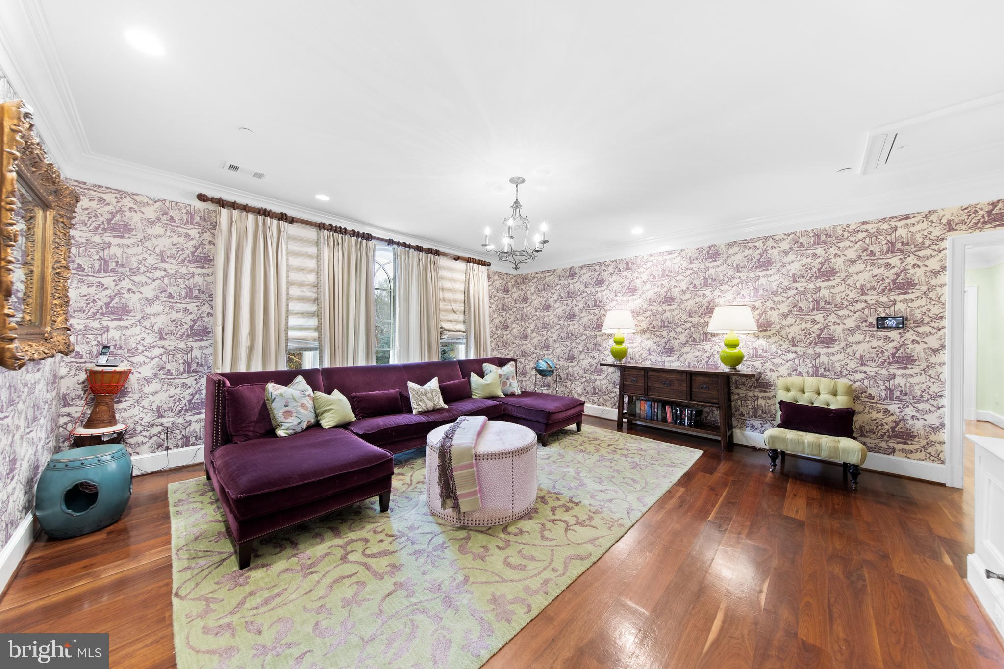 POTOMAC OUTSIDE - Residential