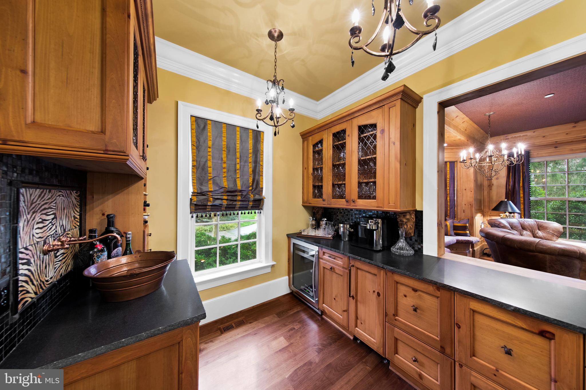 POTOMAC OUTSIDE - Residential