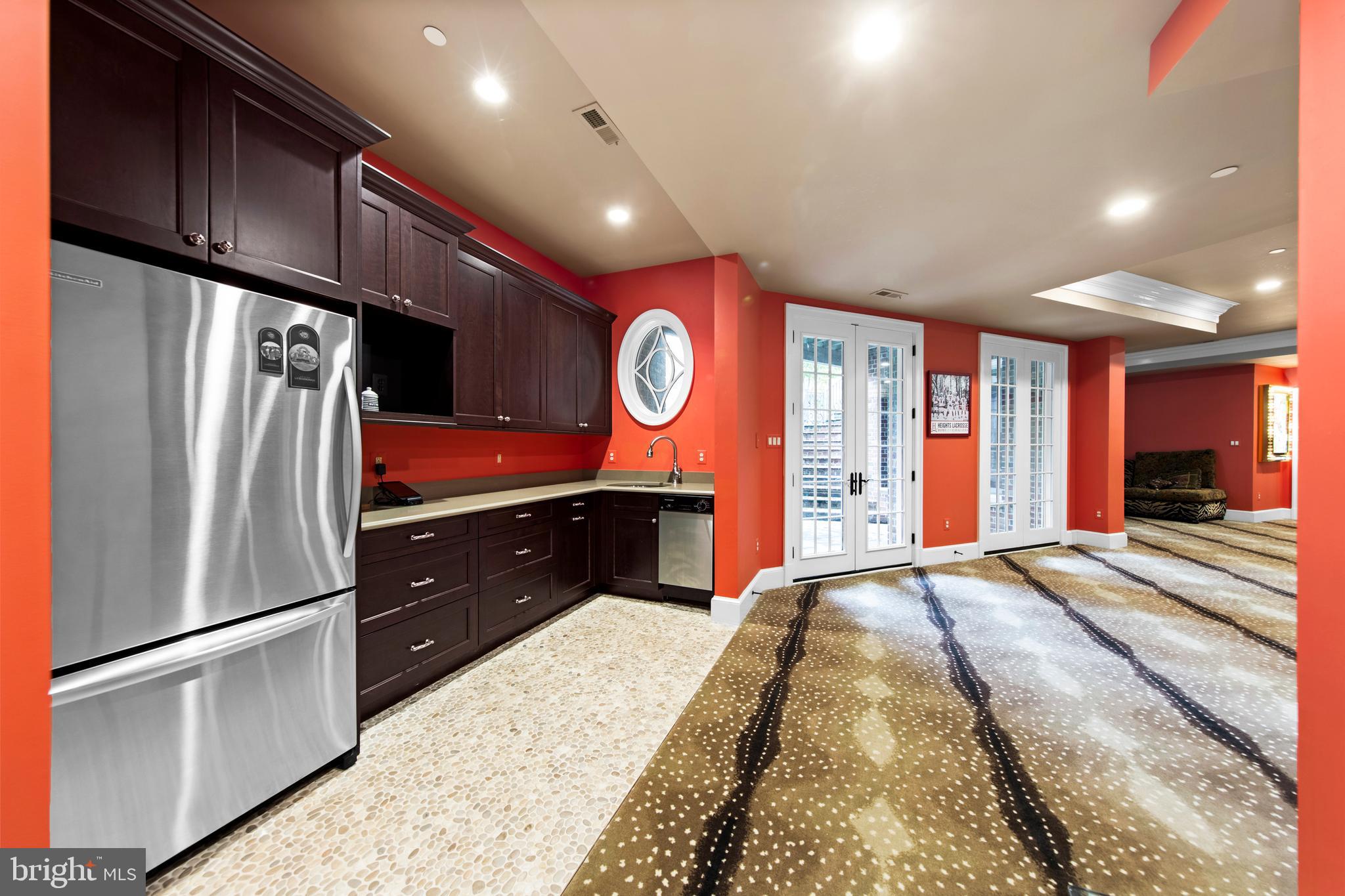 POTOMAC OUTSIDE - Residential