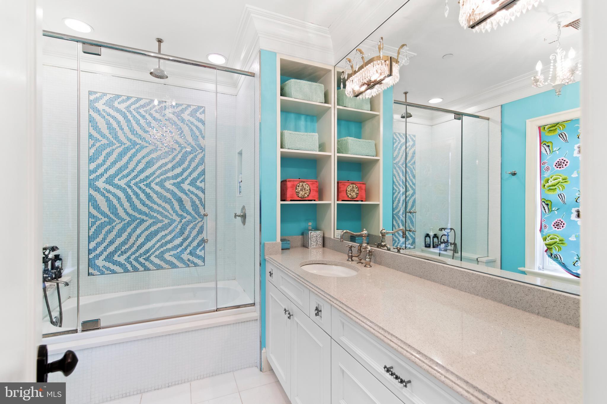 POTOMAC OUTSIDE - Residential