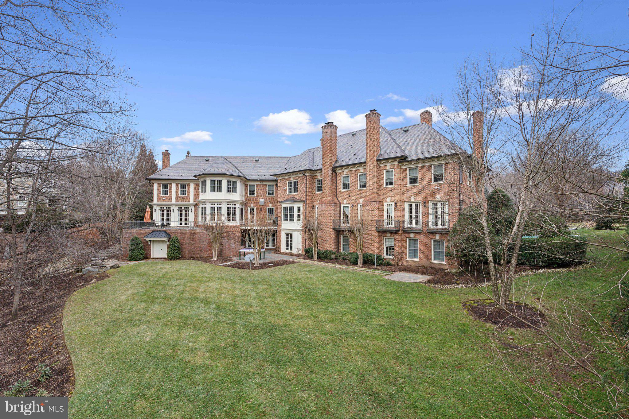 POTOMAC OUTSIDE - Residential