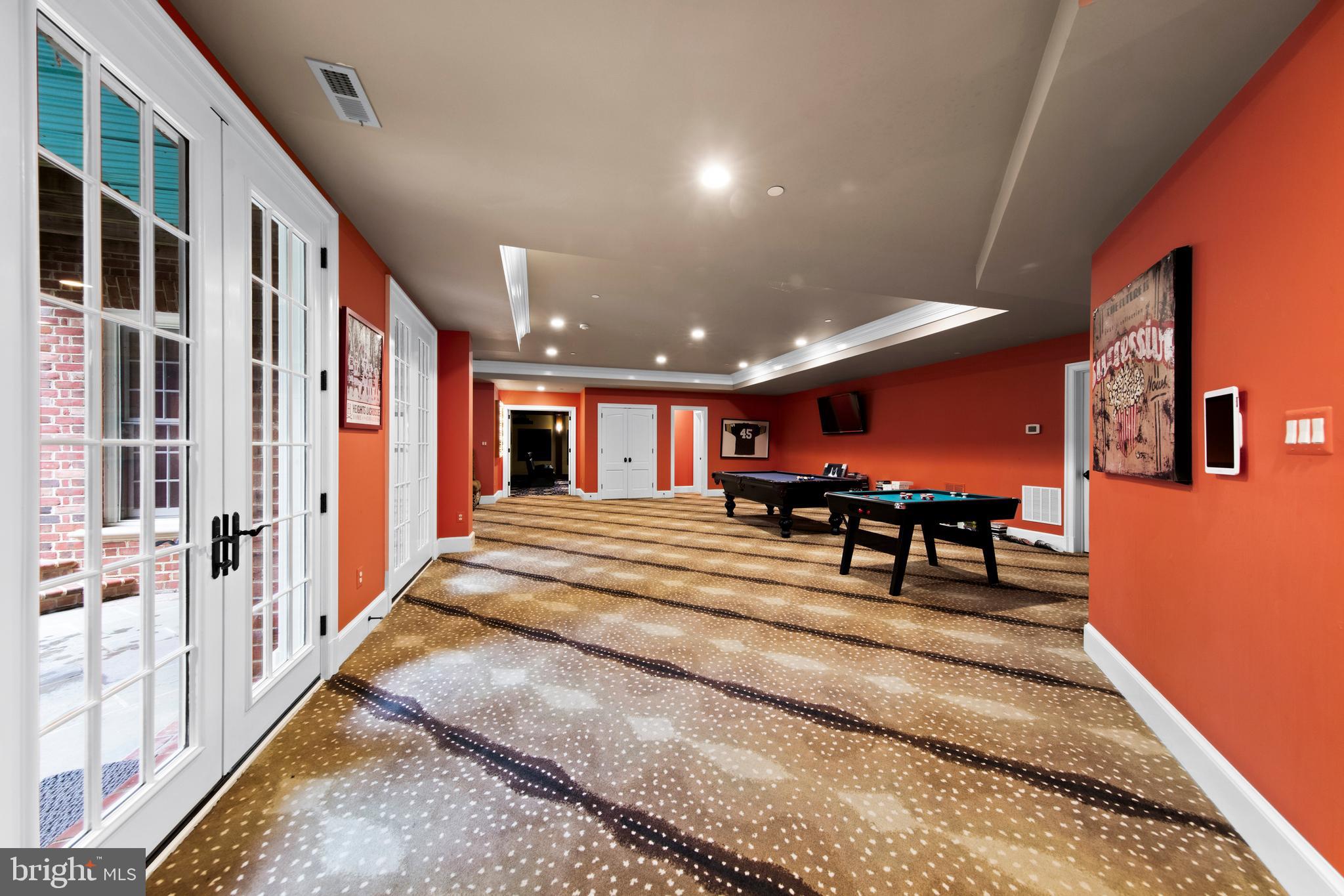 POTOMAC OUTSIDE - Residential