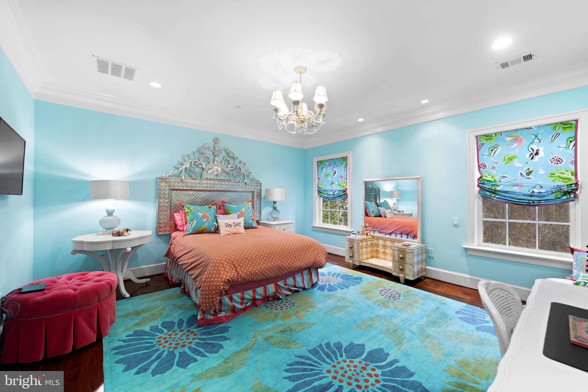 POTOMAC OUTSIDE - Residential