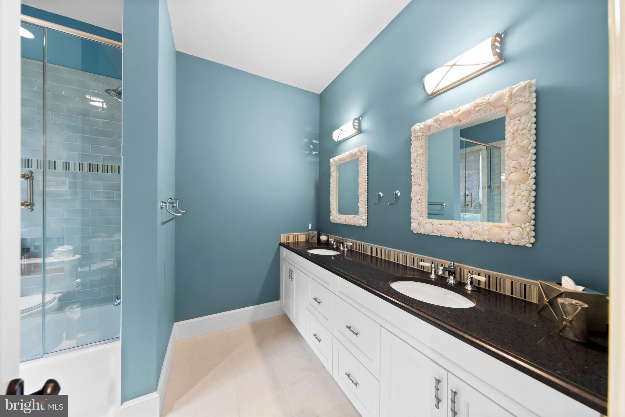 POTOMAC OUTSIDE - Residential