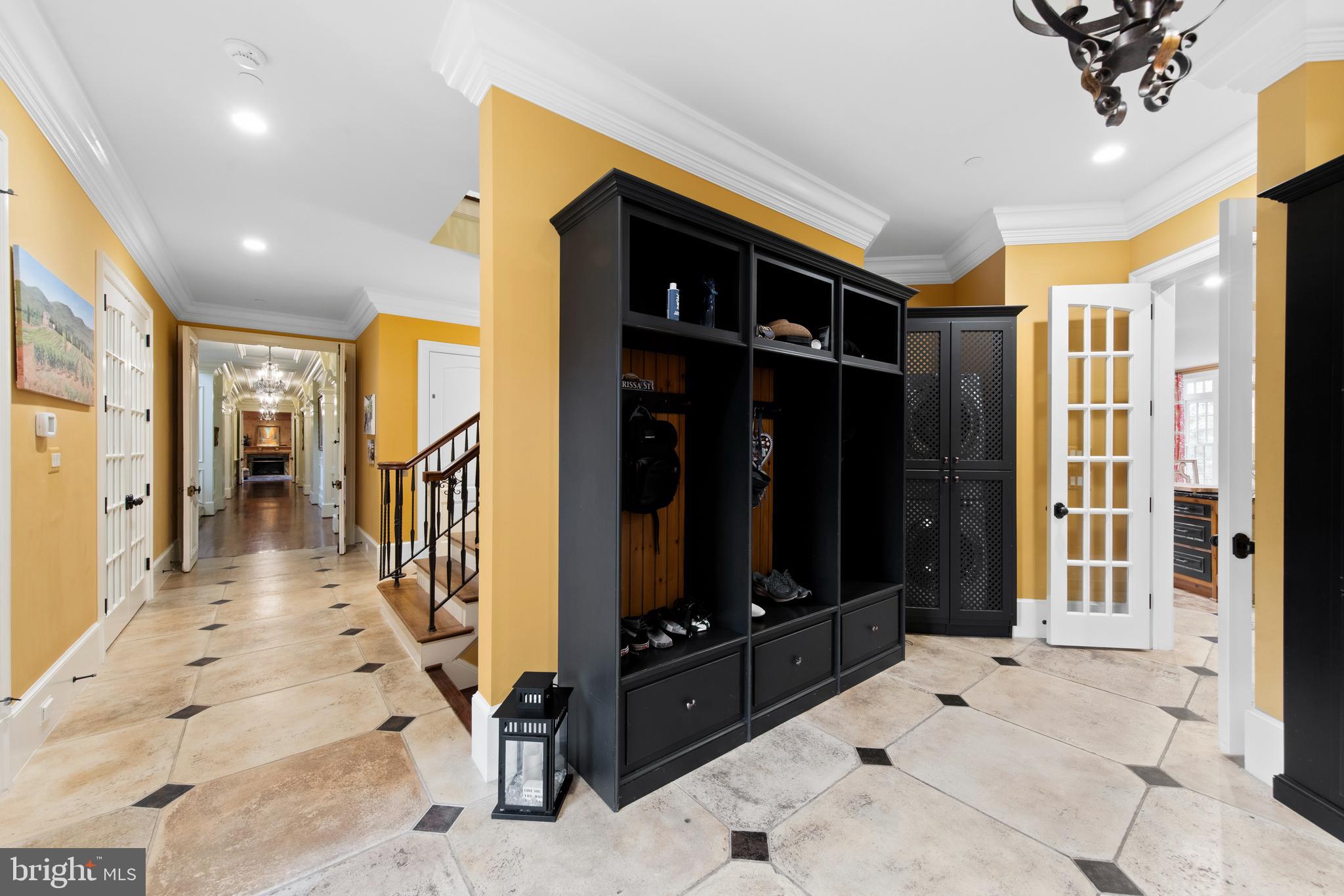 POTOMAC OUTSIDE - Residential