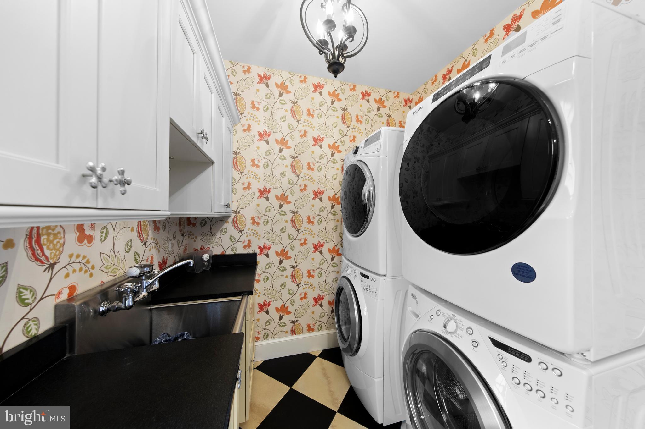 POTOMAC OUTSIDE - Residential