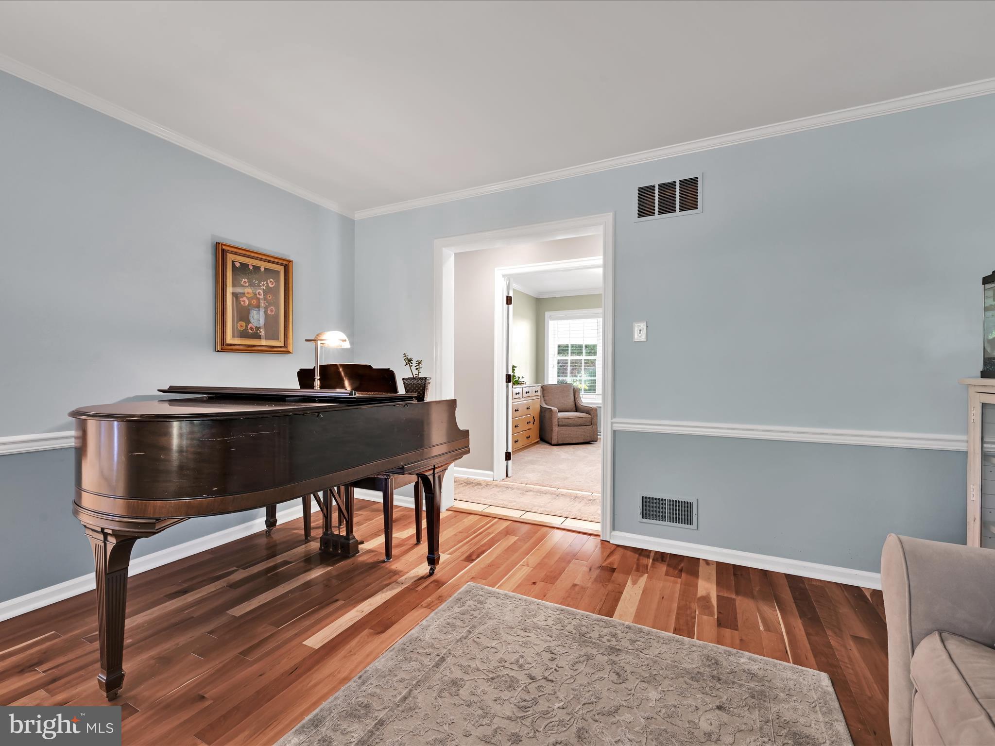 OKEHOCKING HILLS - Residential