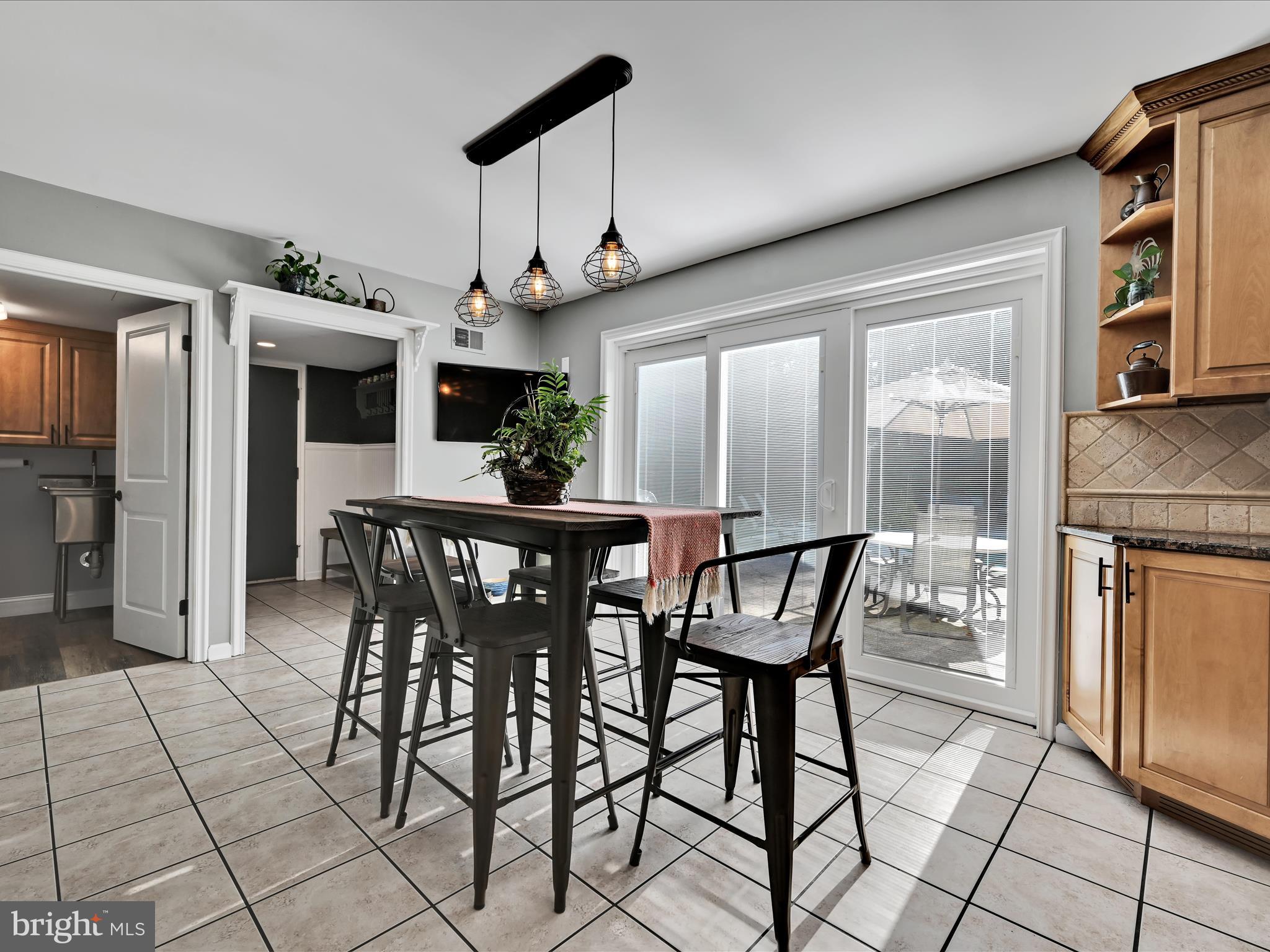 OKEHOCKING HILLS - Residential