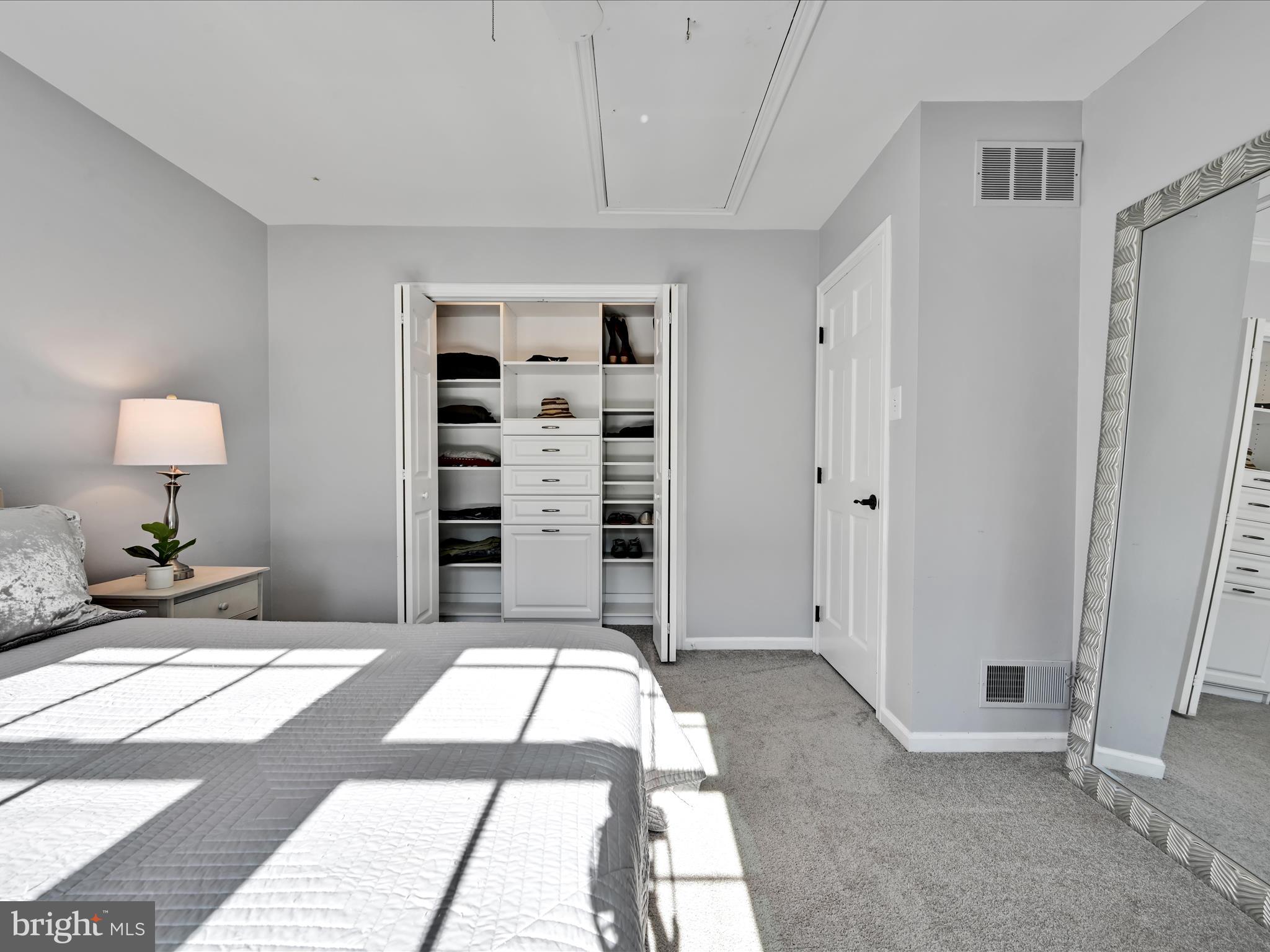 OKEHOCKING HILLS - Residential