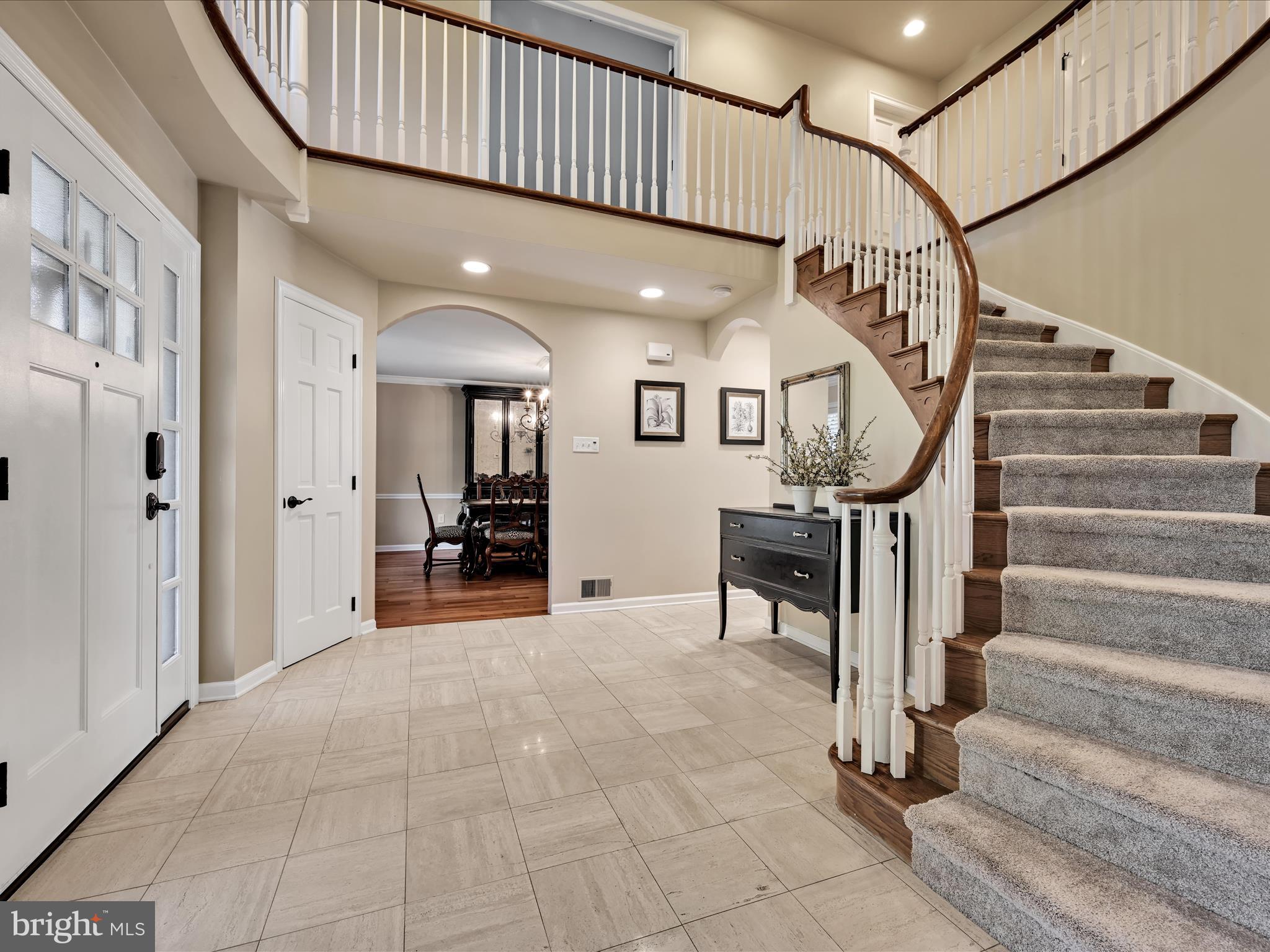 OKEHOCKING HILLS - Residential