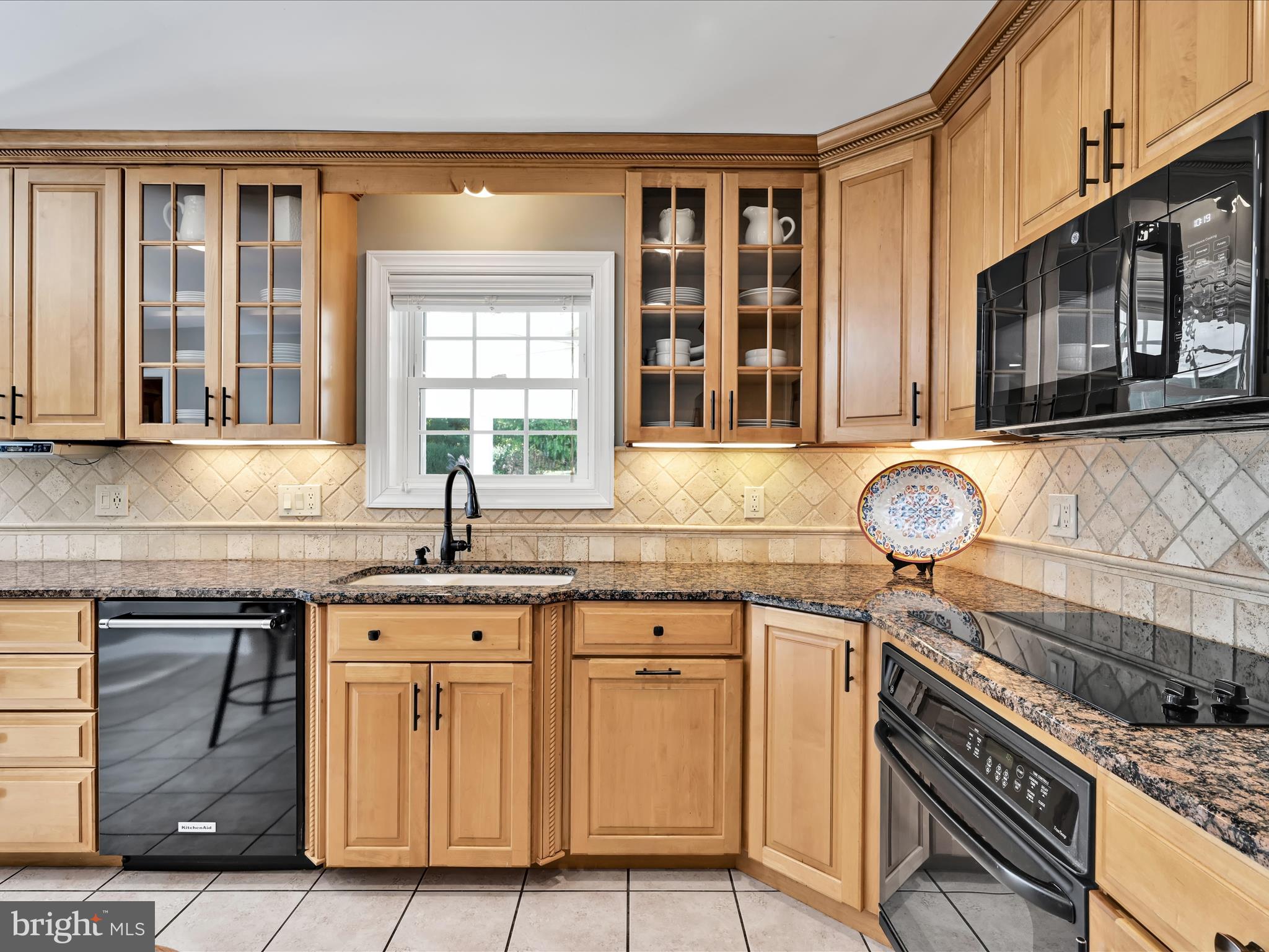 OKEHOCKING HILLS - Residential