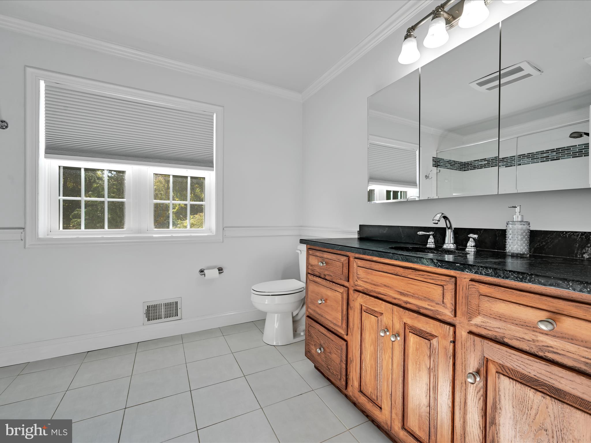 OKEHOCKING HILLS - Residential