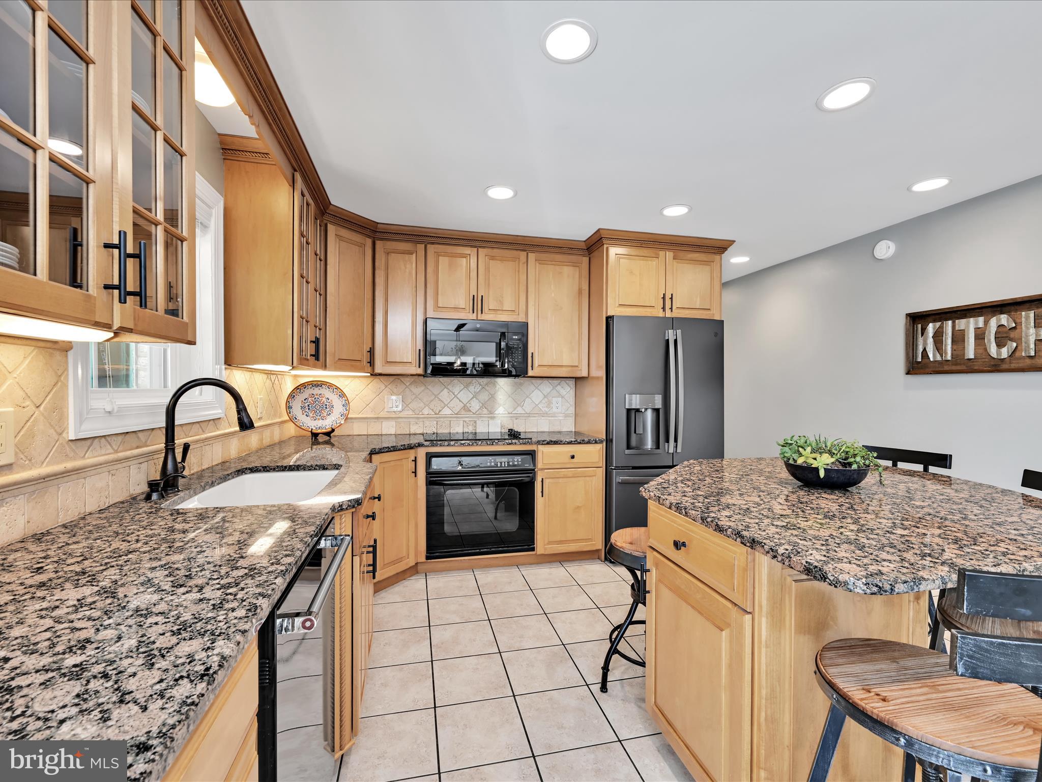 OKEHOCKING HILLS - Residential