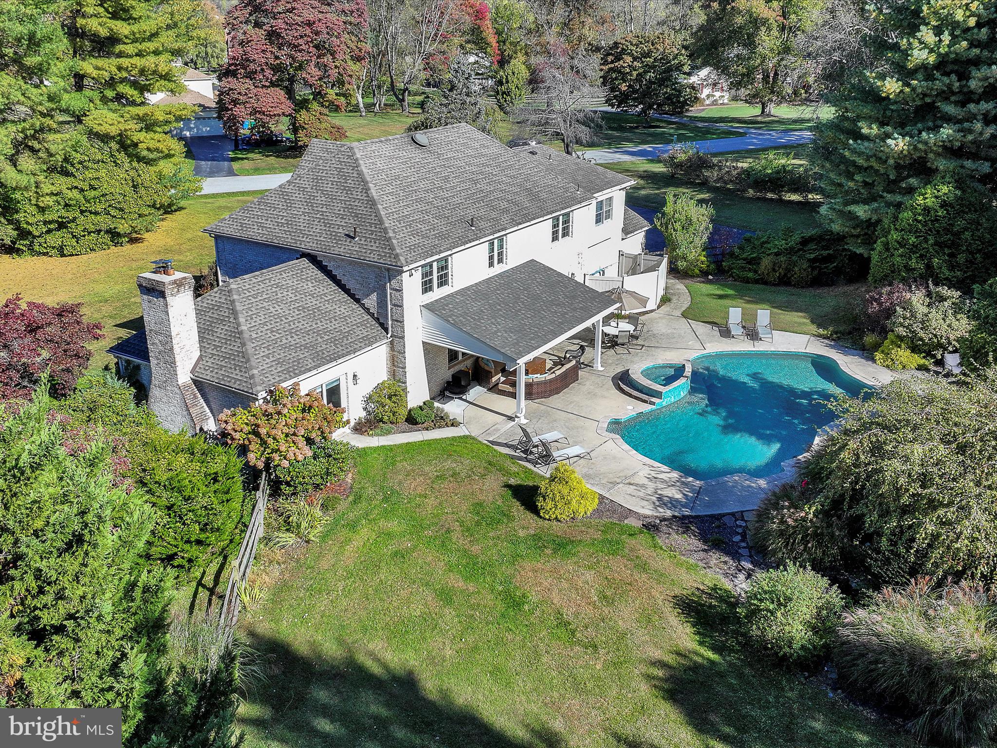 OKEHOCKING HILLS - Residential